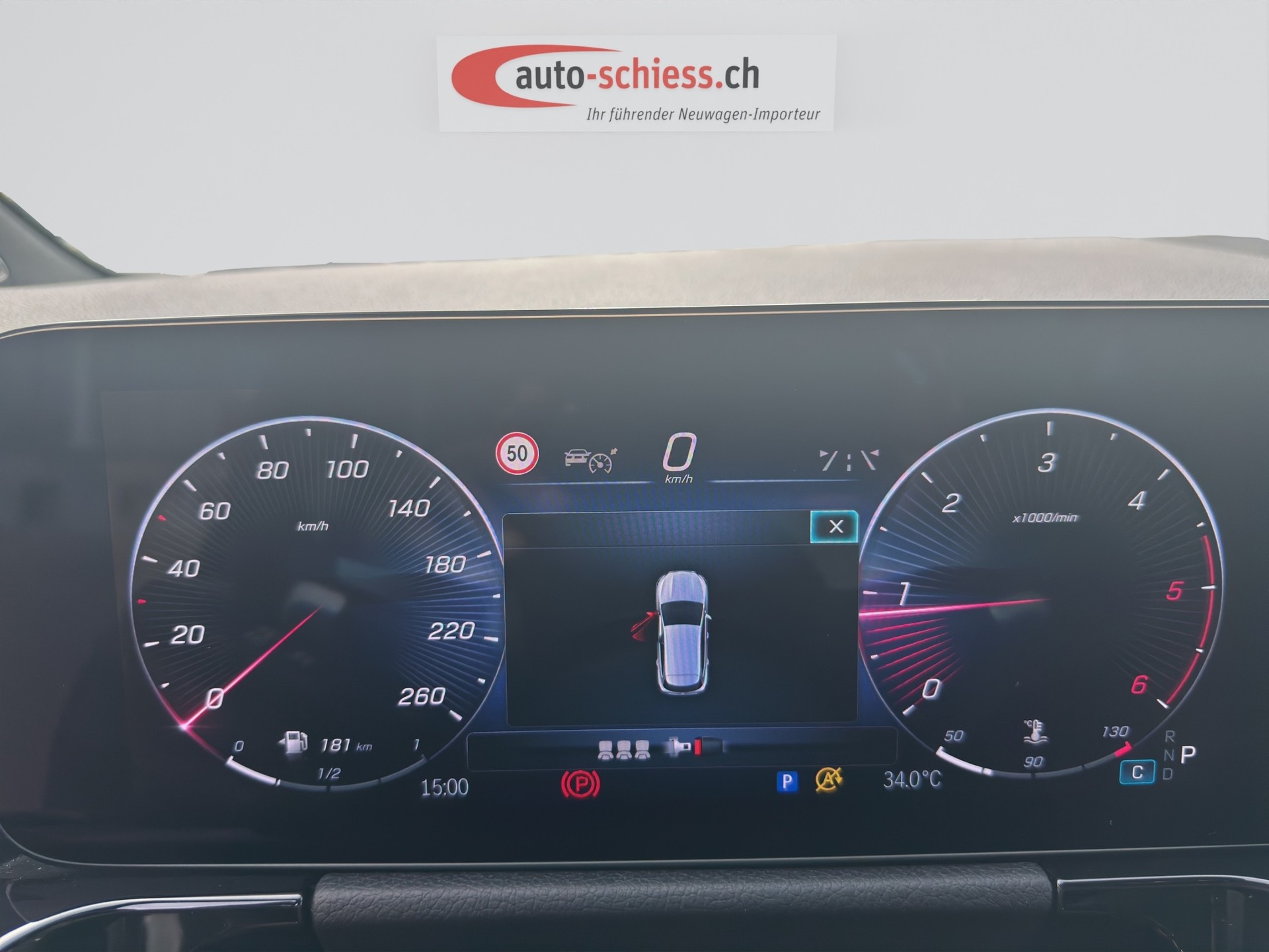 MERCEDES-BENZ GLA 200d 8G-DCT AMG Line Night-image-10