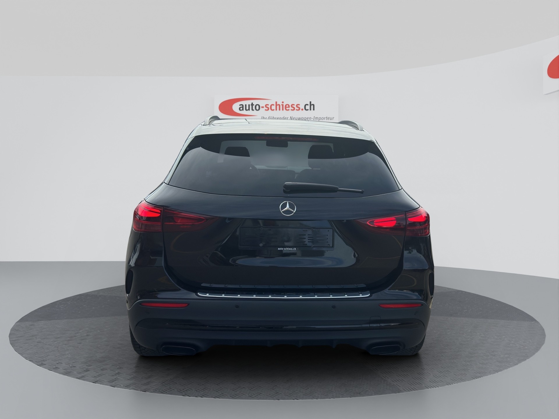MERCEDES-BENZ GLA 200d 8G-DCT AMG Line Night-showroom-element-2