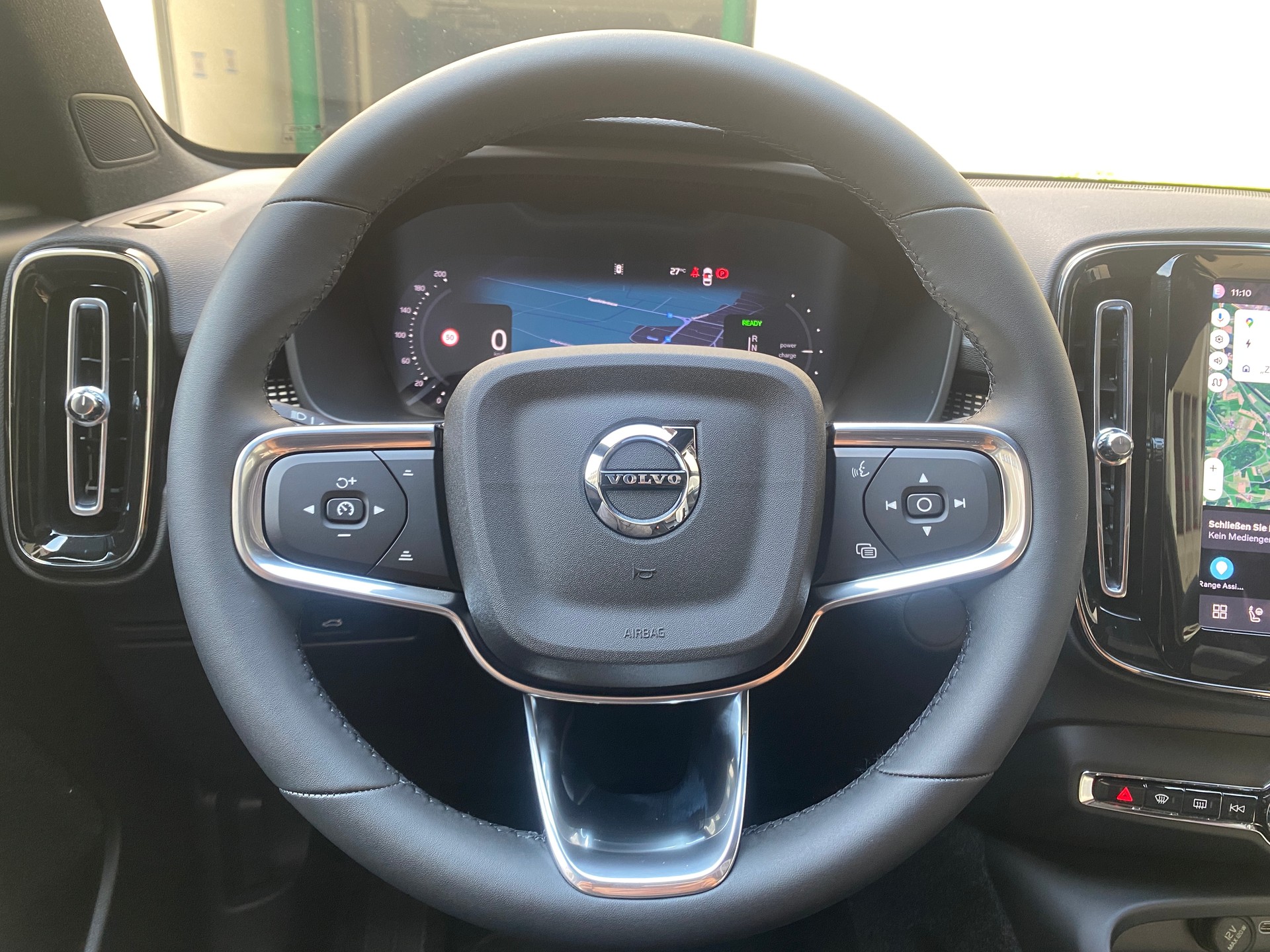 VOLVO EX40 Twin Black Edition AWD-image-7