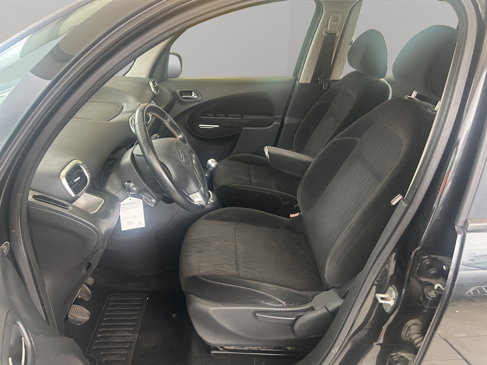 CITROEN C3 Picasso 1.4i 16V Essentiel (X)-image-10