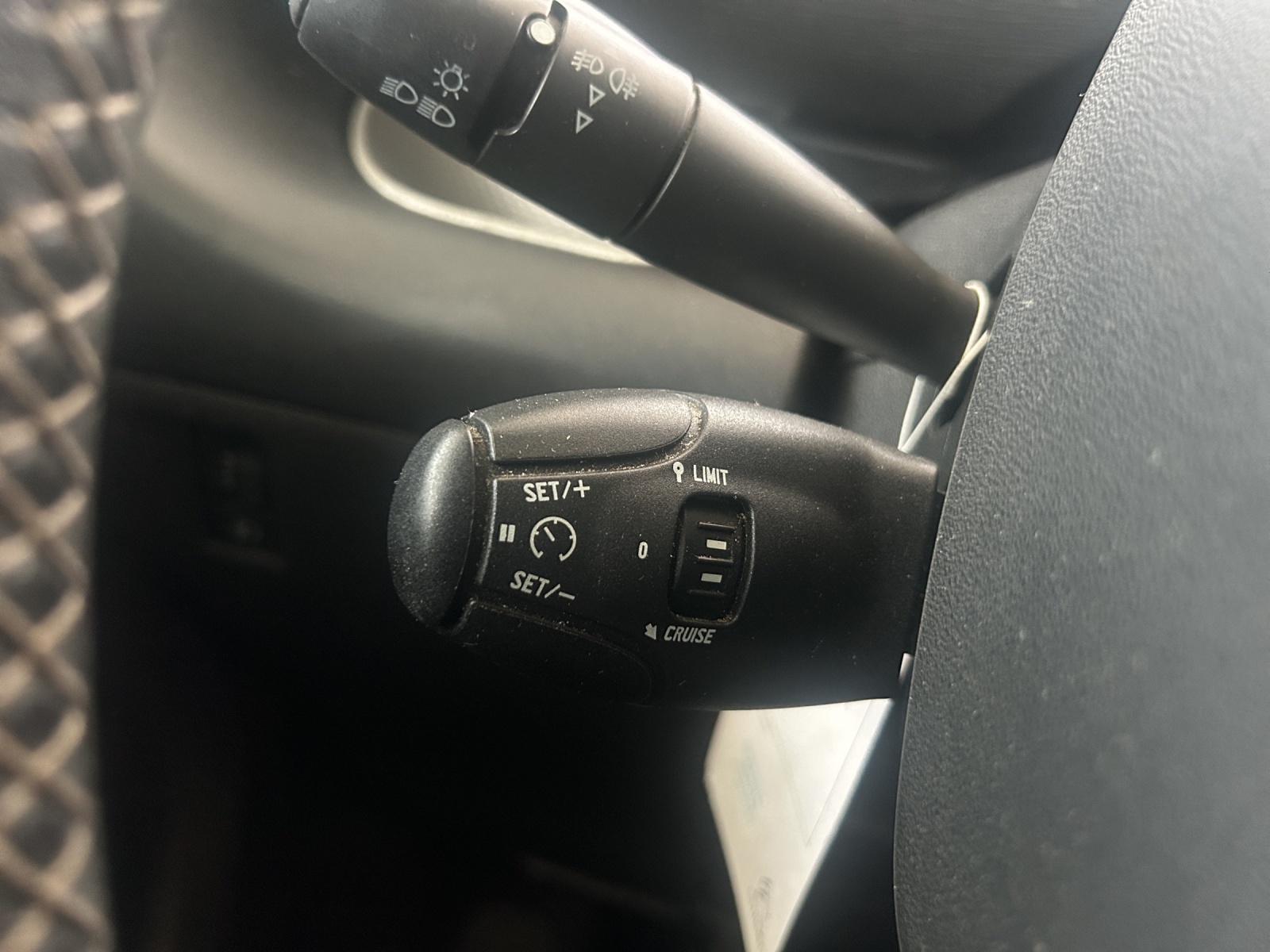 CITROEN C3 Picasso 1.4i 16V Essentiel (X)-image-12
