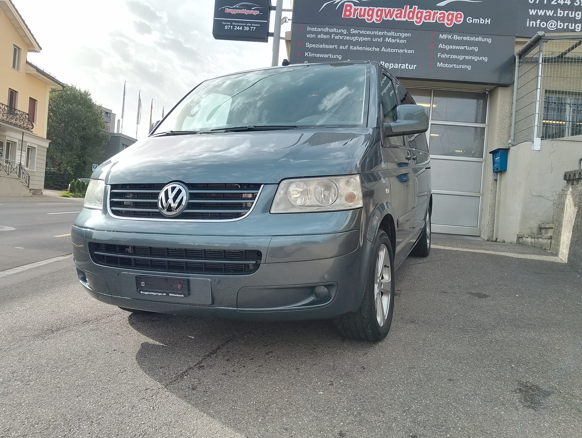 VW T5 Multivan Comfortline 2.5 TDI 4M-image-2