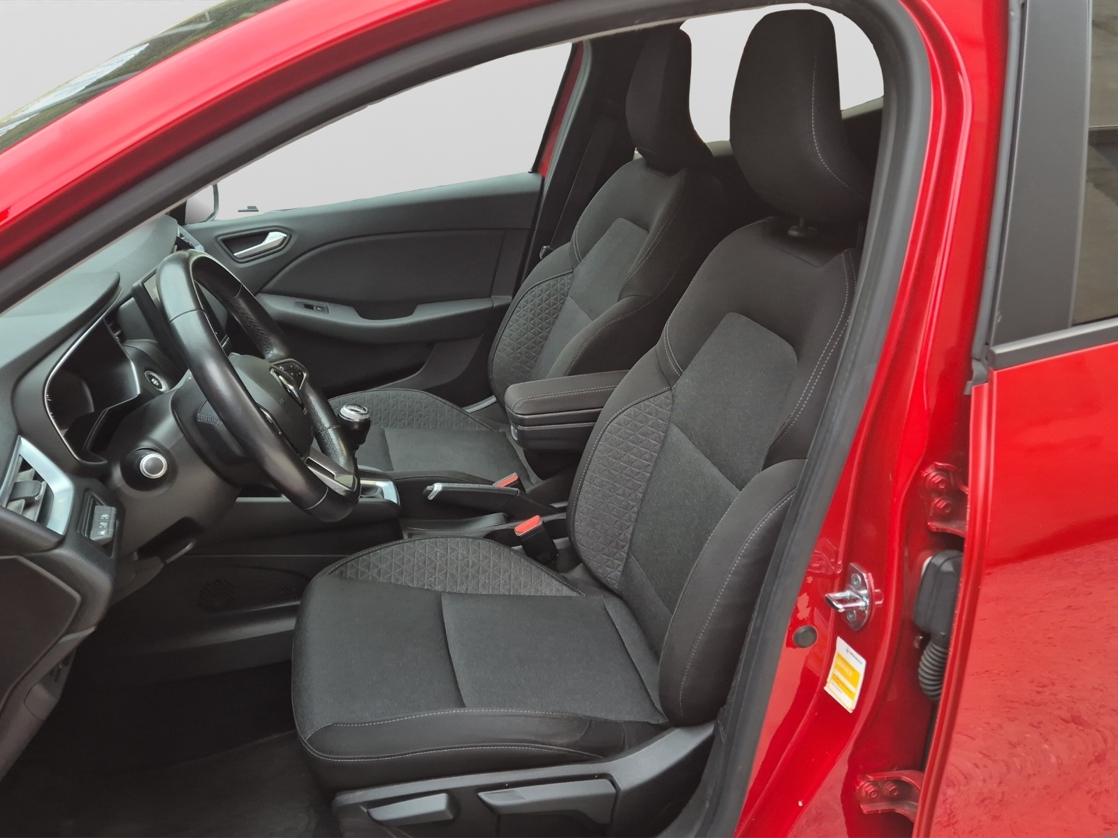 RENAULT Clio 1.0 Intens-image-9