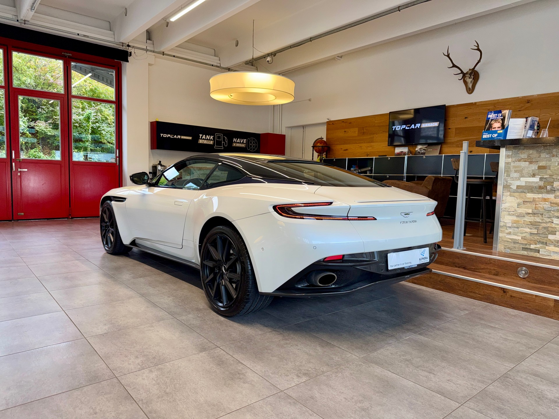 ASTON MARTIN DB11 V8 Touchtronic 3-image-3