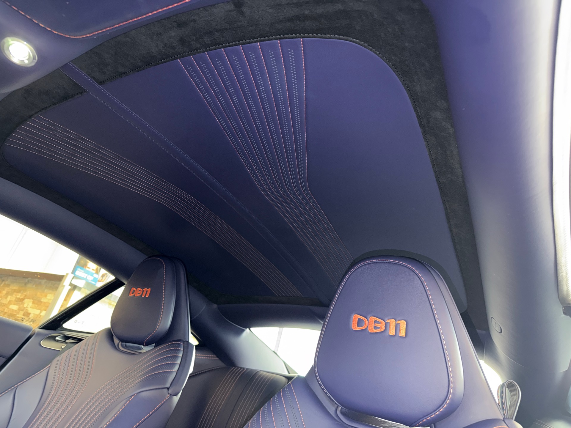 ASTON MARTIN DB11 V8 Touchtronic 3-image-19