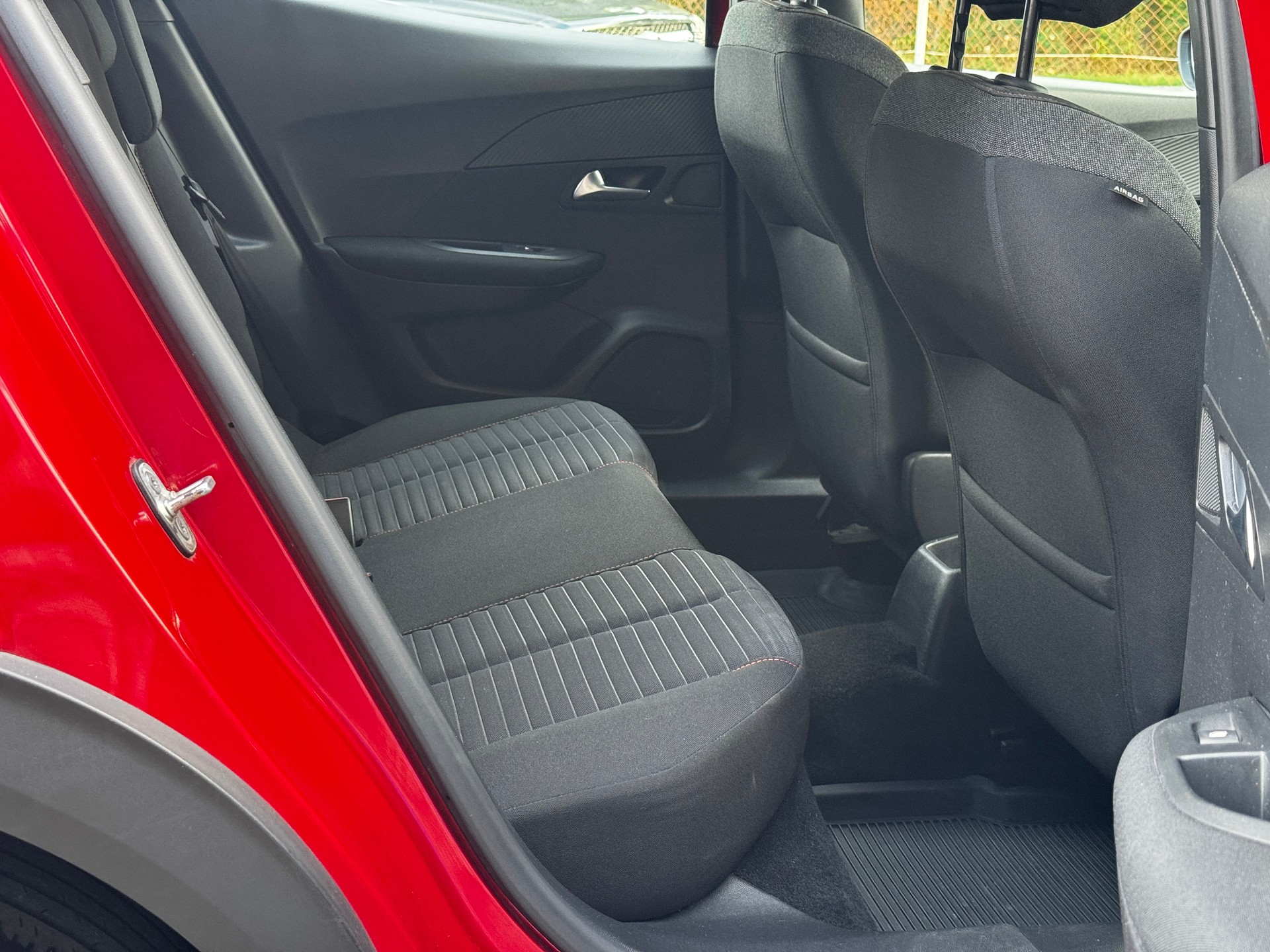 PEUGEOT 2008 1.2 PureTech Active Pack-image-9