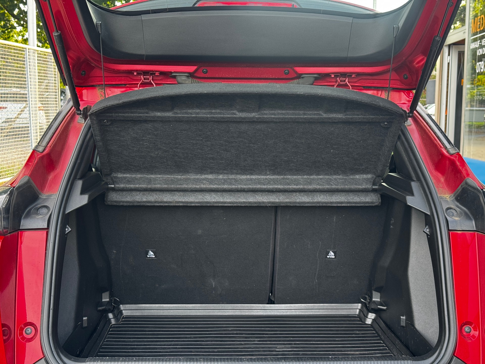 PEUGEOT 2008 1.2 PureTech Active Pack-image-7