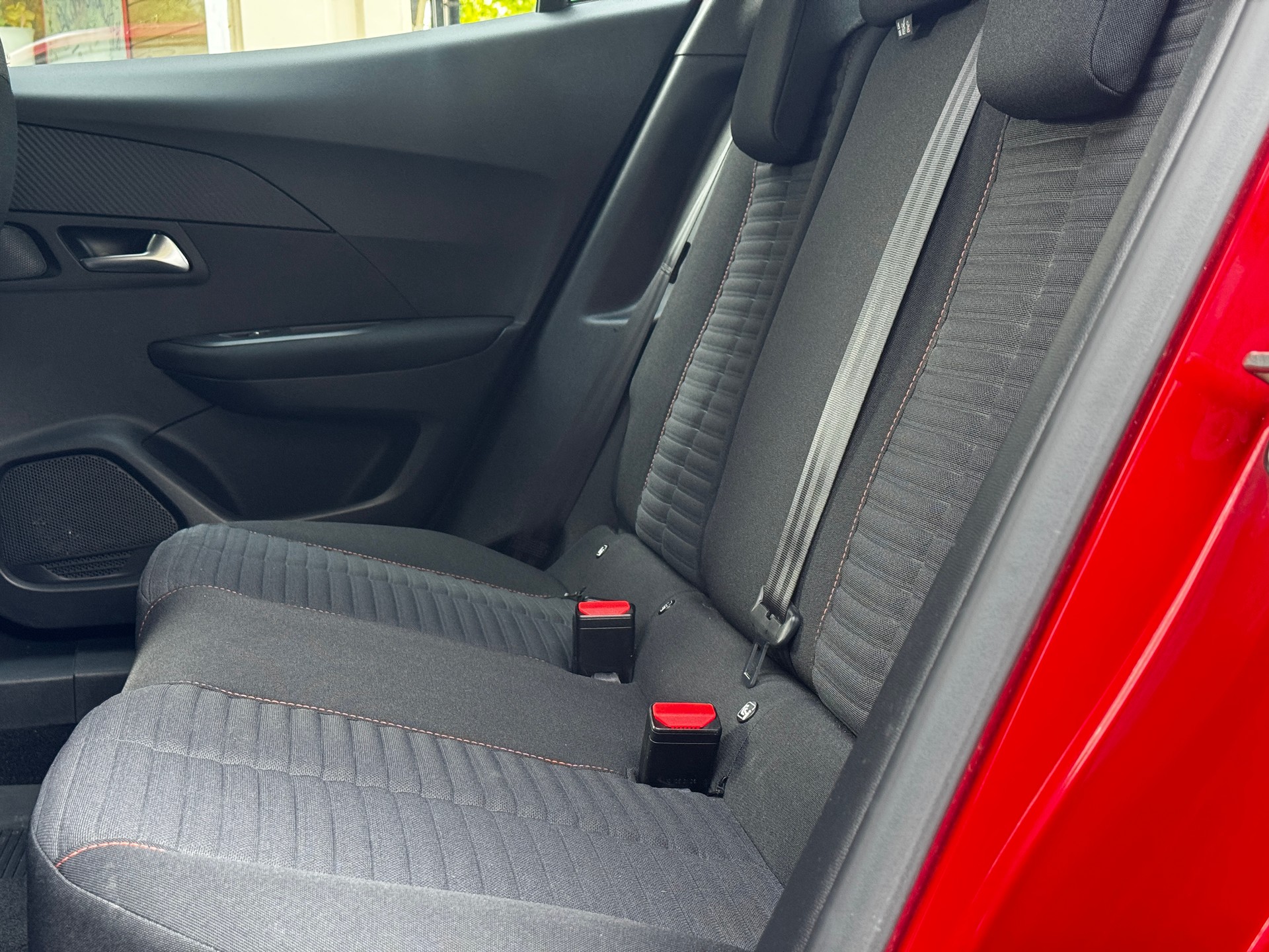 PEUGEOT 2008 1.2 PureTech Active Pack-image-10