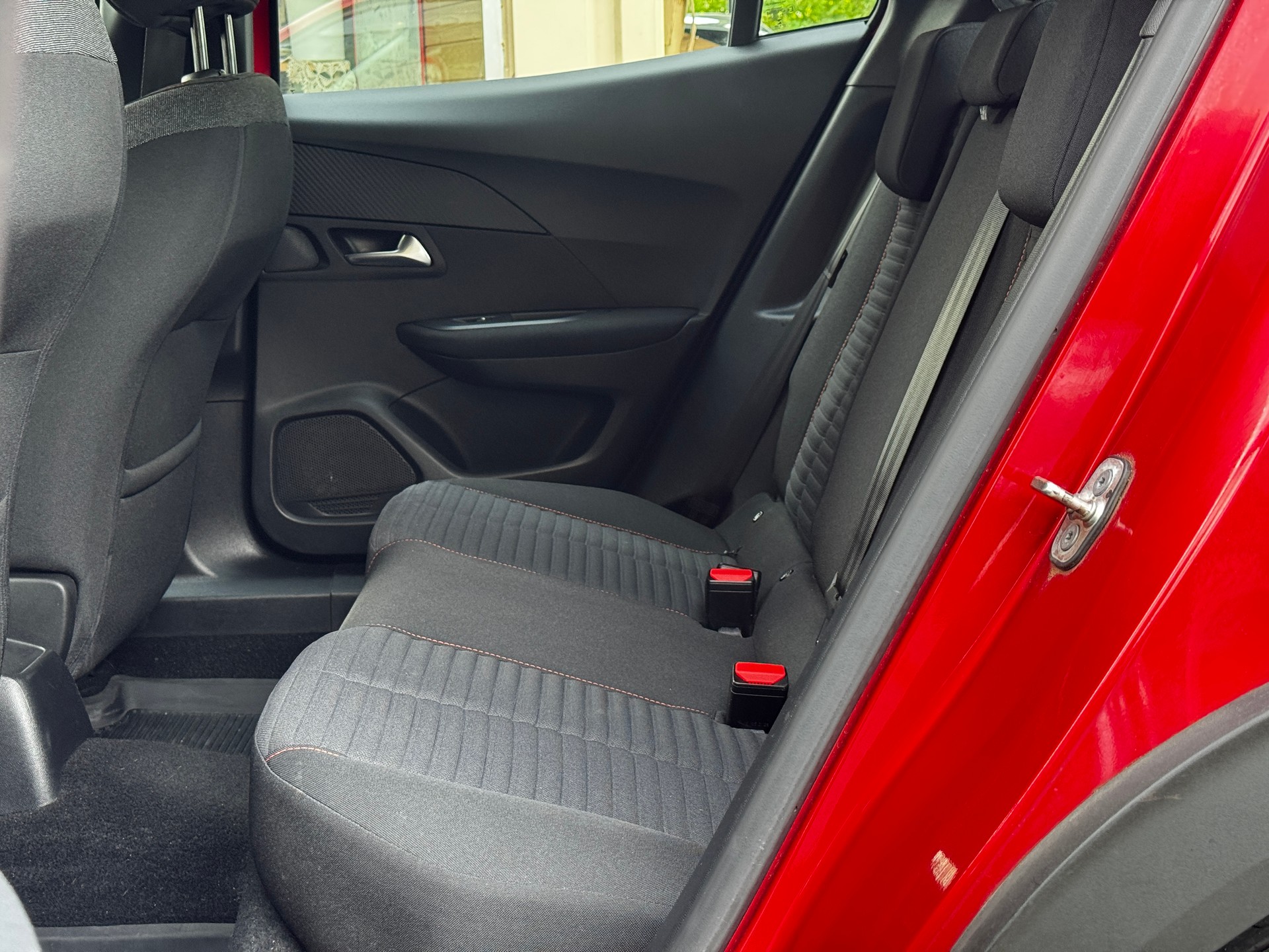 PEUGEOT 2008 1.2 PureTech Active Pack-image-14