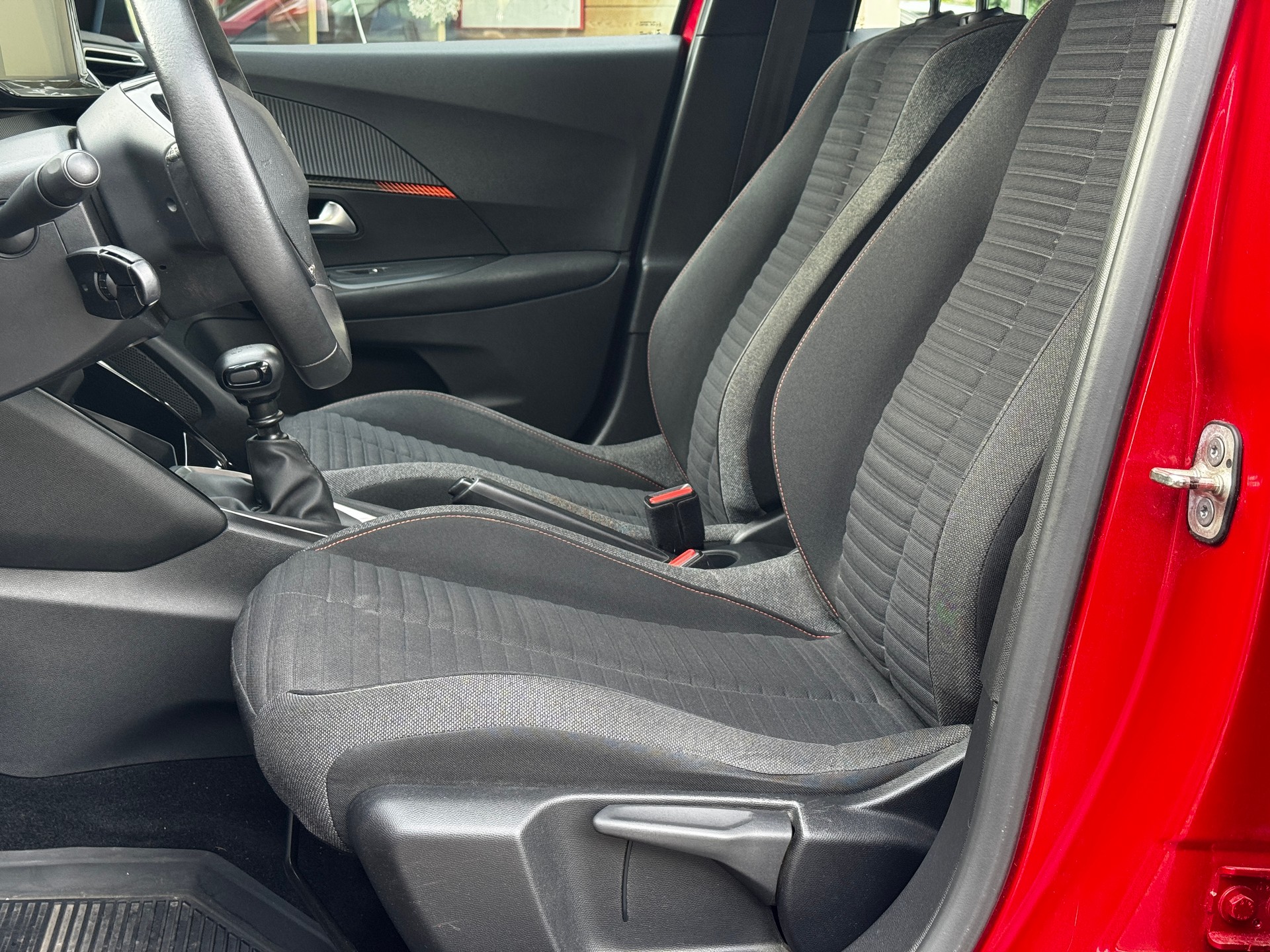 PEUGEOT 2008 1.2 PureTech Active Pack-image-11