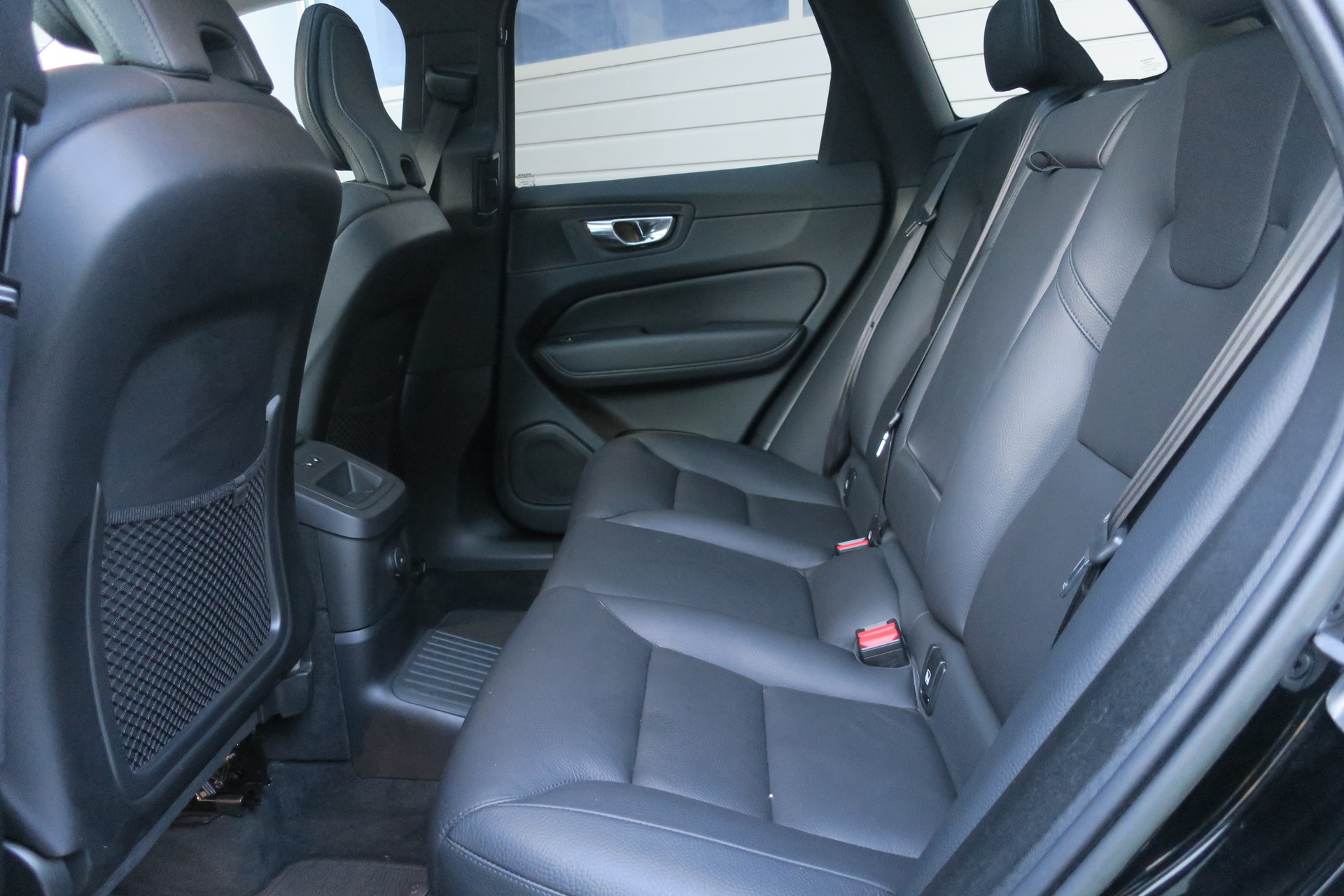 VOLVO XC60 T6 eAWD PluginHybrid Plus Dark Geartronic-image-7