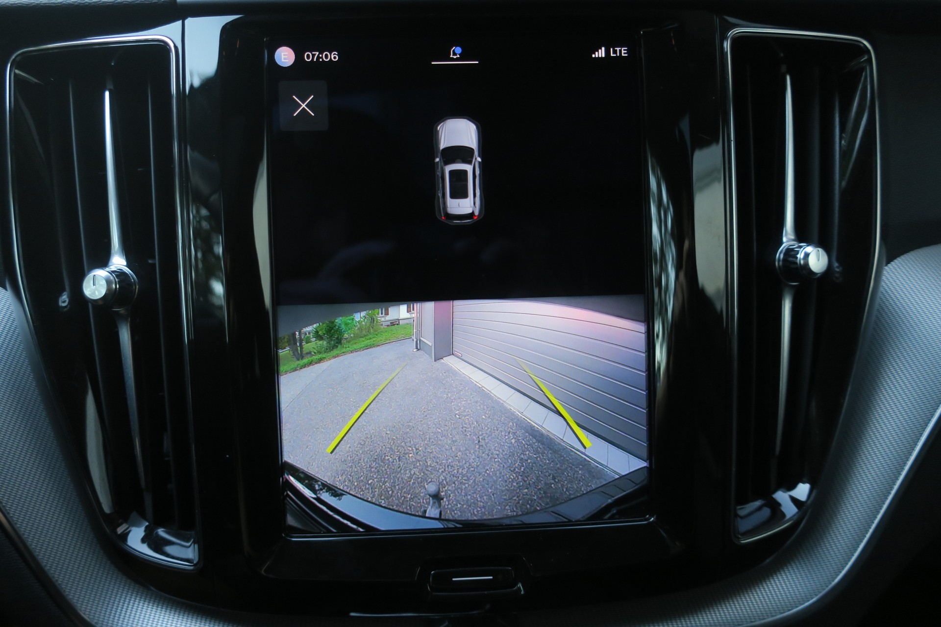 VOLVO XC60 T6 eAWD PluginHybrid Plus Dark Geartronic-image-13