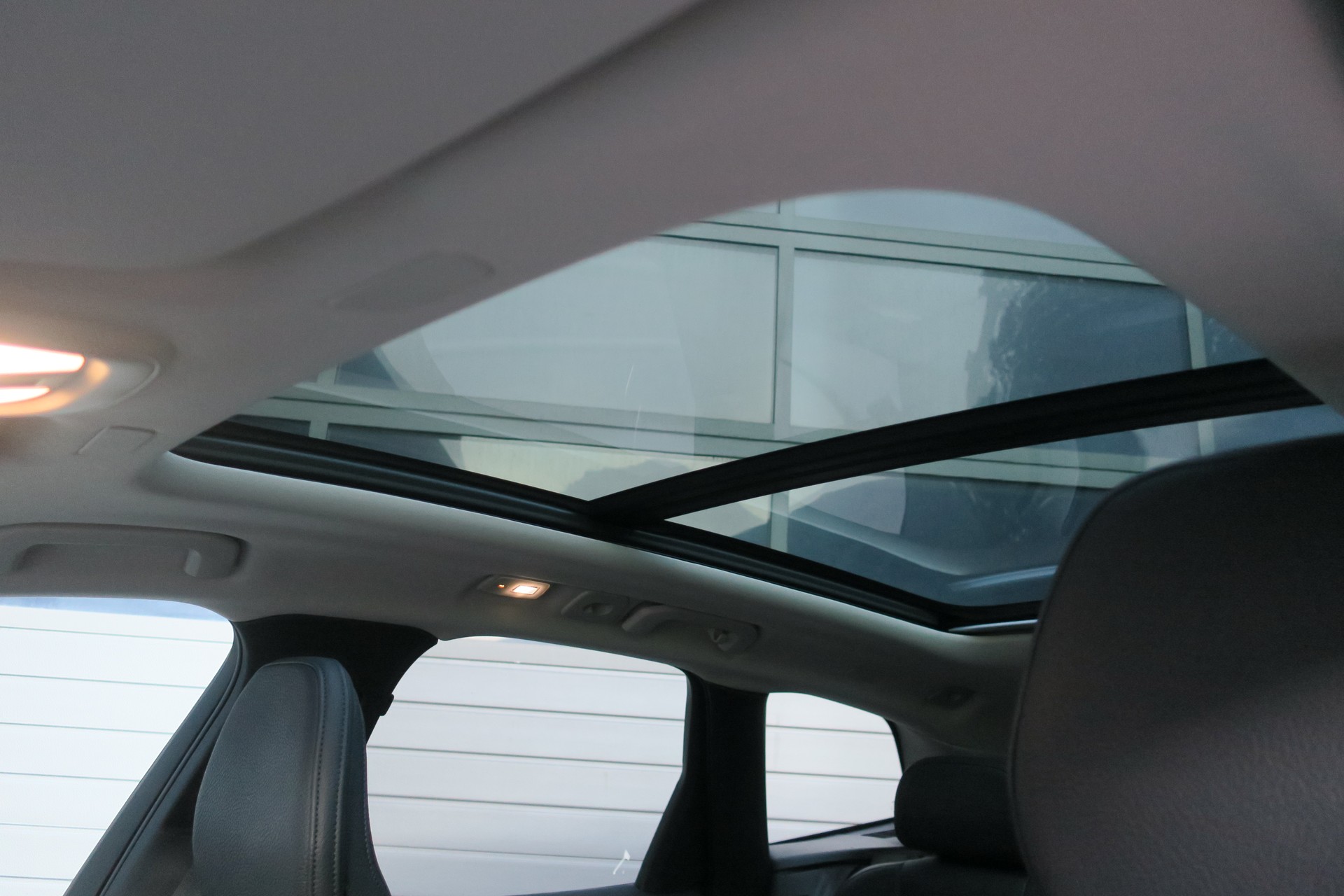 VOLVO XC60 T6 eAWD PluginHybrid Plus Dark Geartronic-image-8