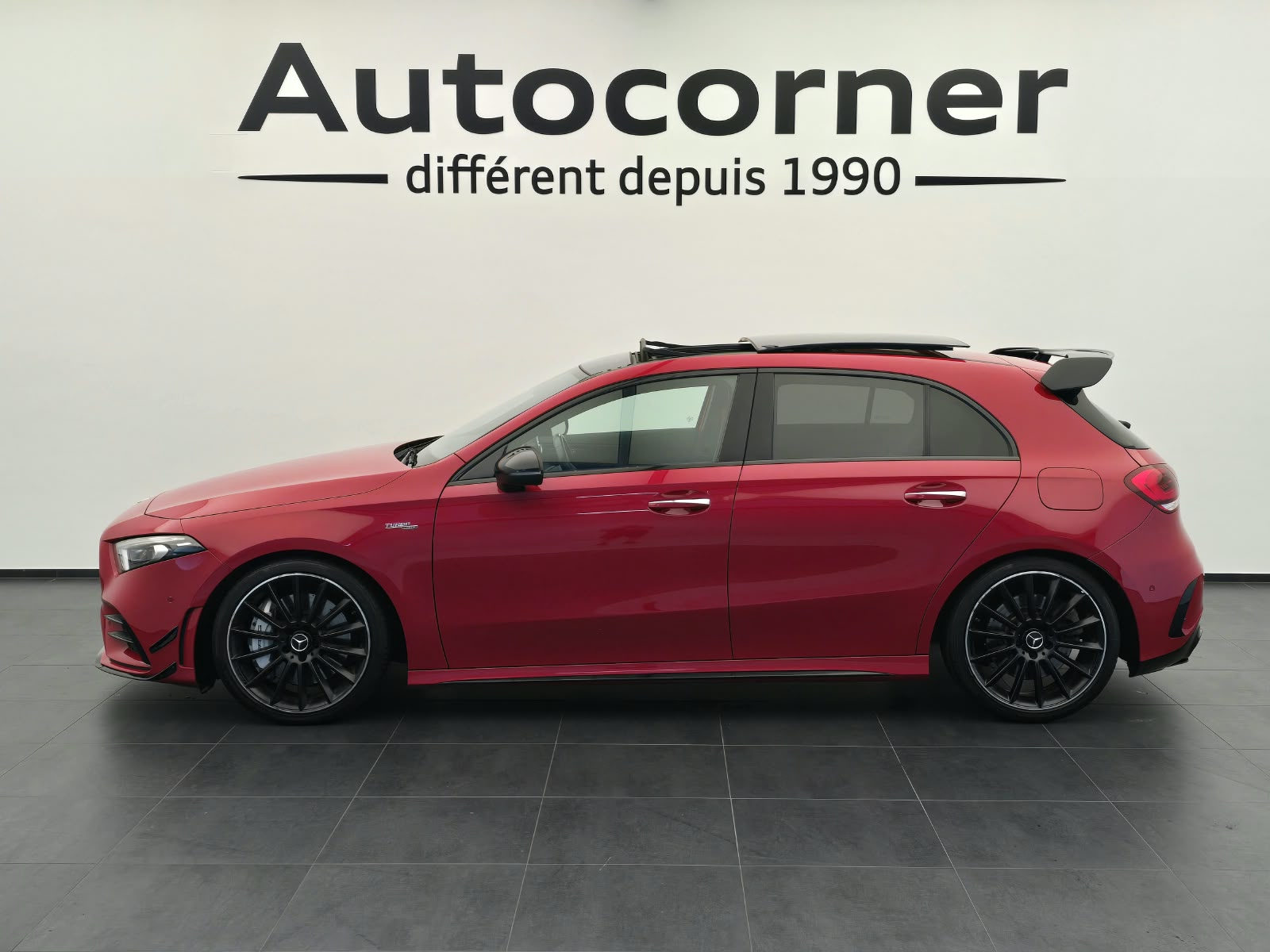 MERCEDES-BENZ A 35 AMG 4Matic Speedshift-showroom-element-1