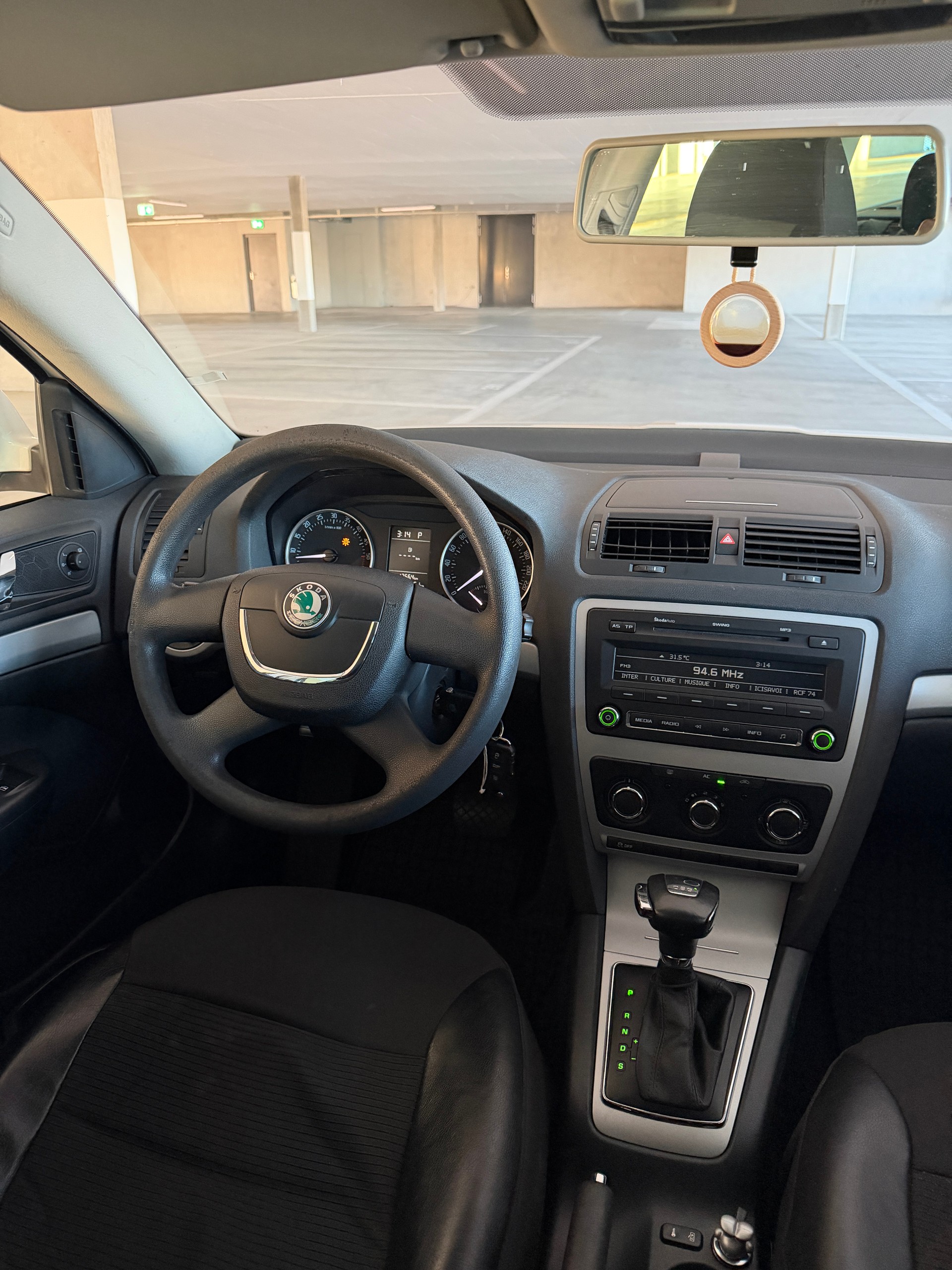 SKODA Octavia Combi 2.0 TDI - Expertise 10/07/2026 - 93.000 Kilometres-image-9