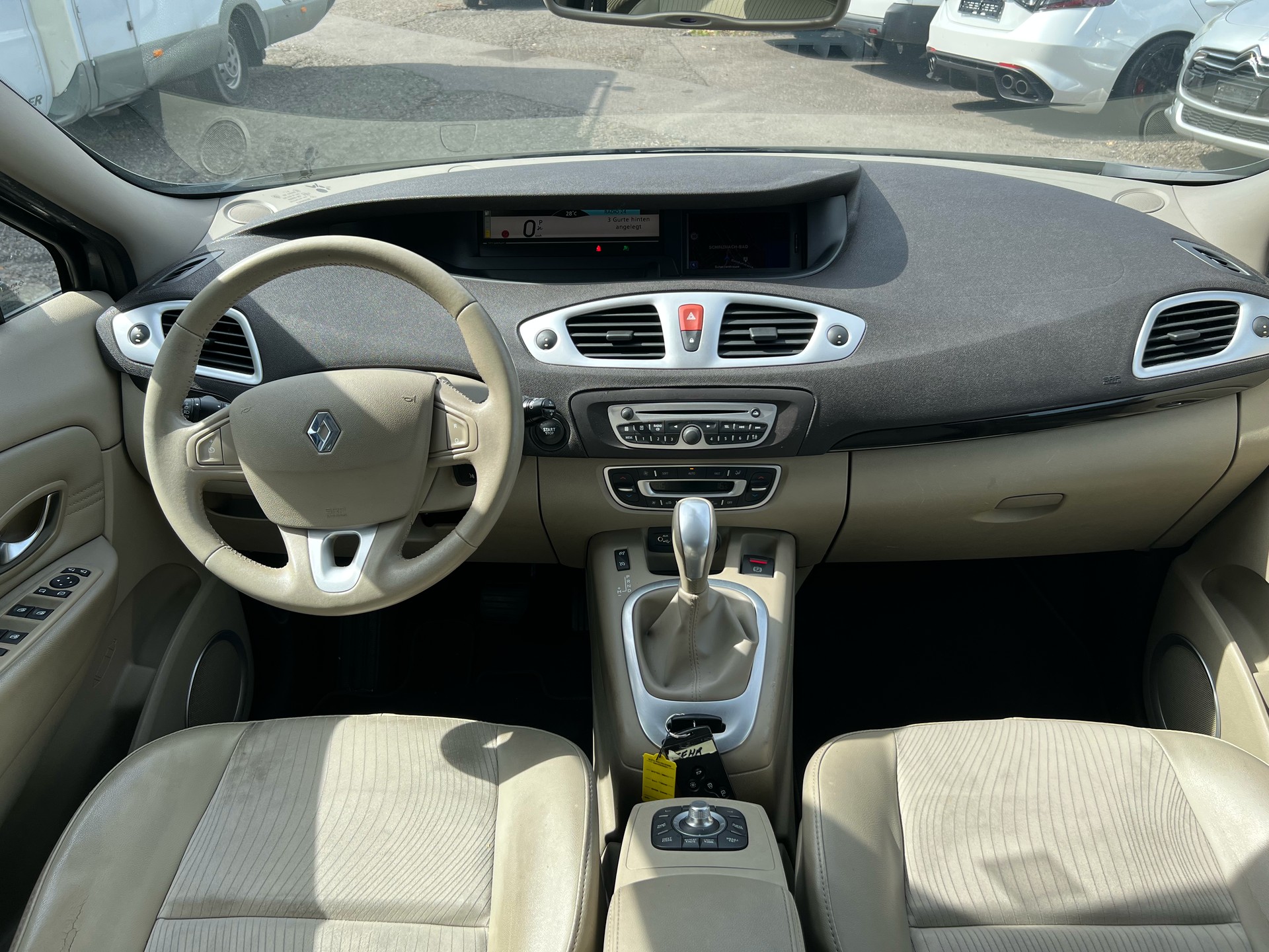 RENAULT Scénic 2.0 16V Privilège X-Tronic CVT-image-13