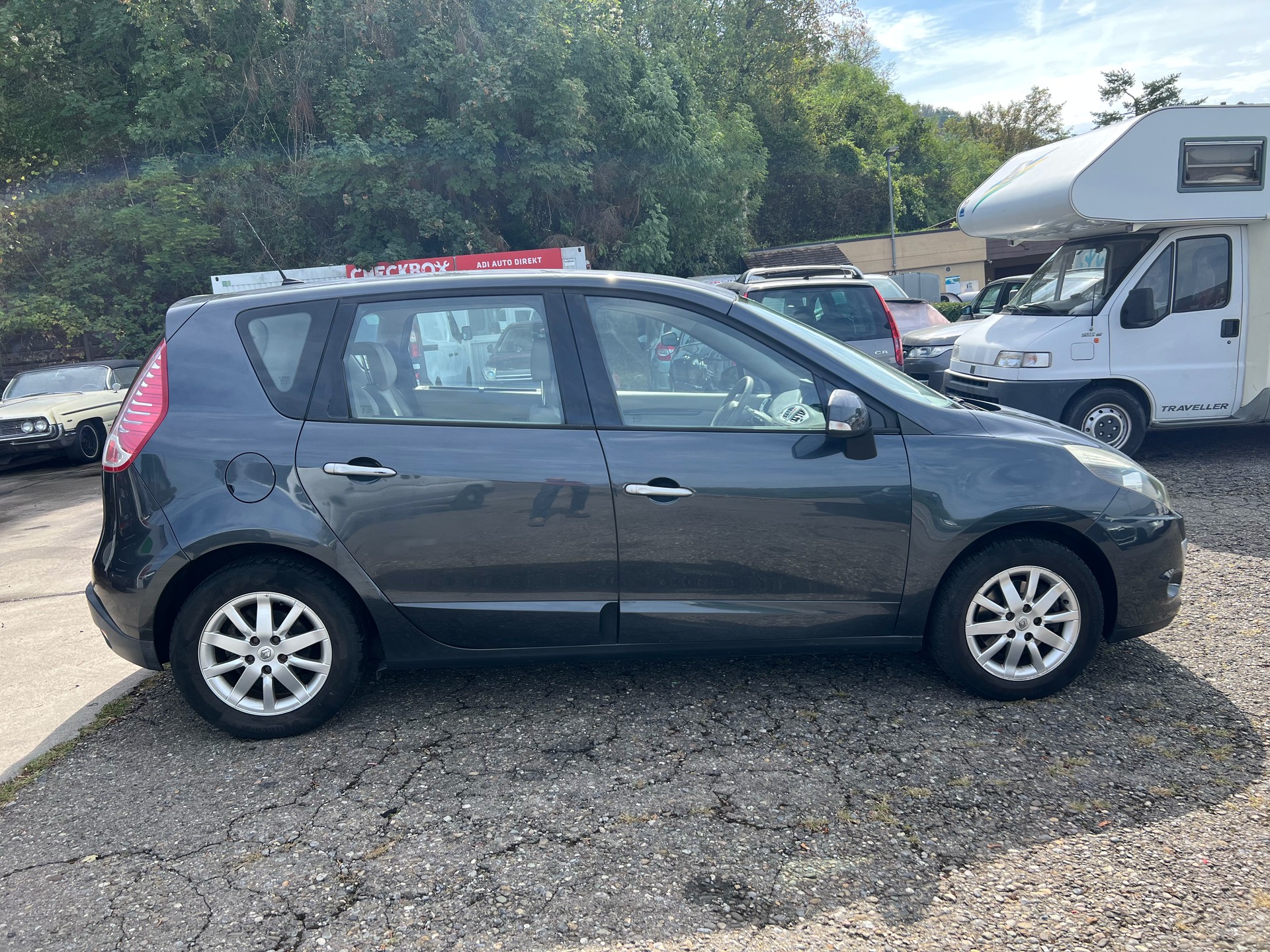 RENAULT Scénic 2.0 16V Privilège X-Tronic CVT-image-5
