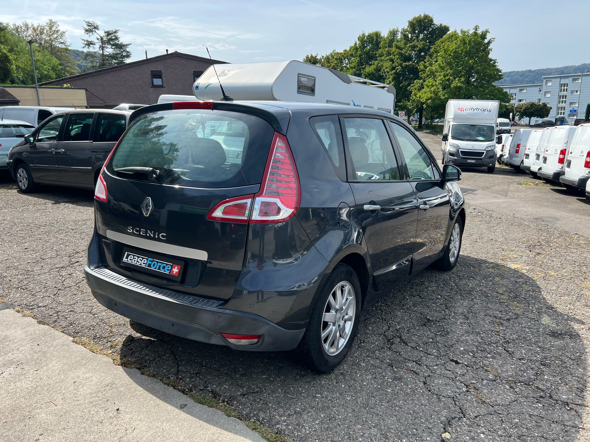 RENAULT Scénic 2.0 16V Privilège X-Tronic CVT-image-4