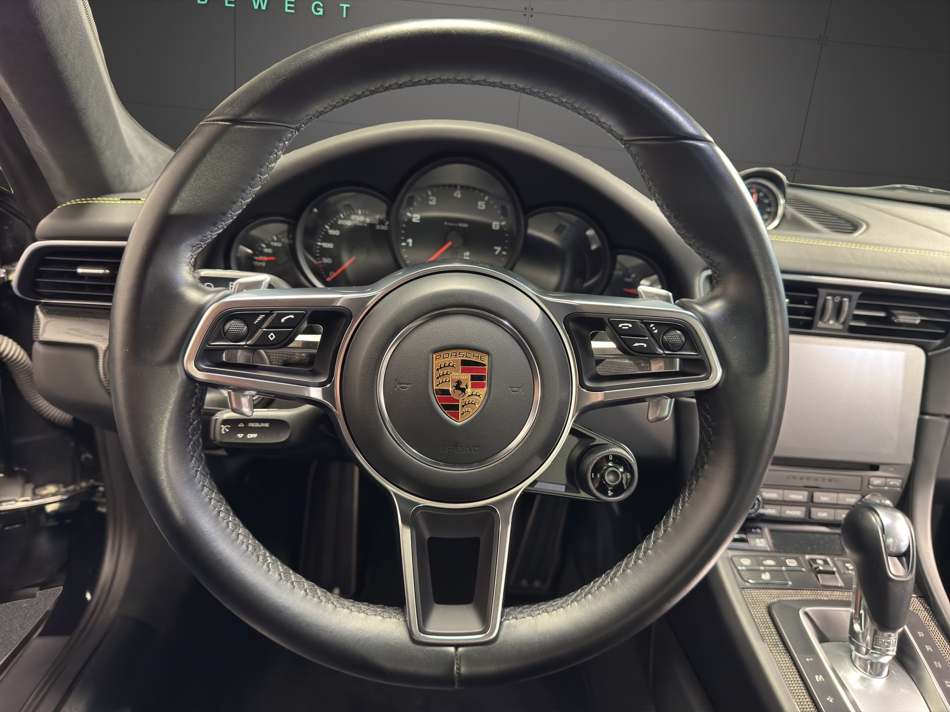 PORSCHE 911 Coupé 3.0 Carrera 4 PDK-image-13