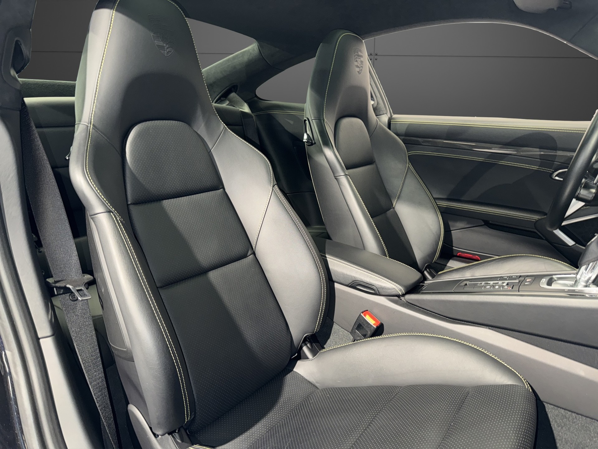 PORSCHE 911 Coupé 3.0 Carrera 4 PDK-image-17