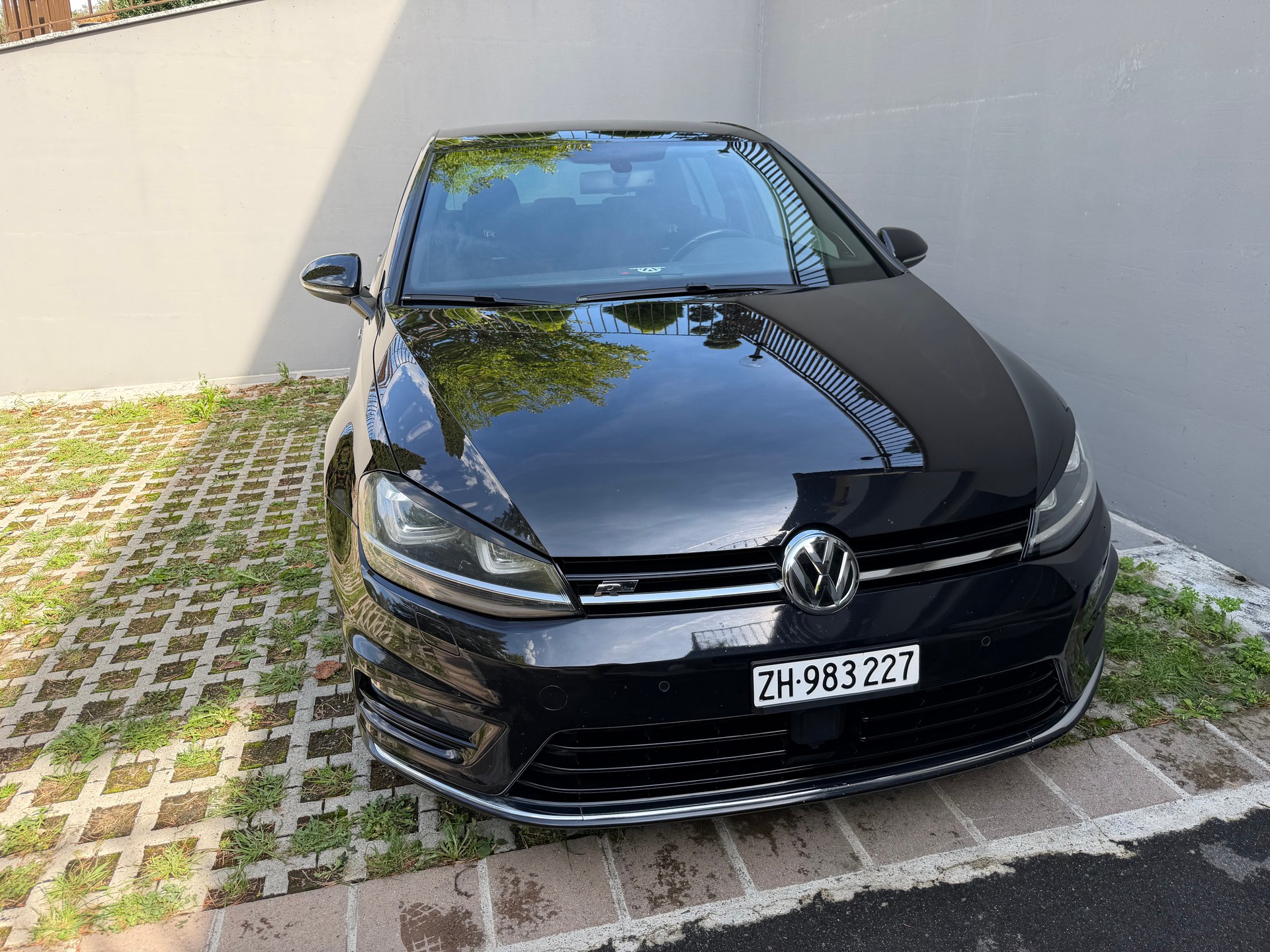 VW 2.0 TDI Lounge R-Line-image-0