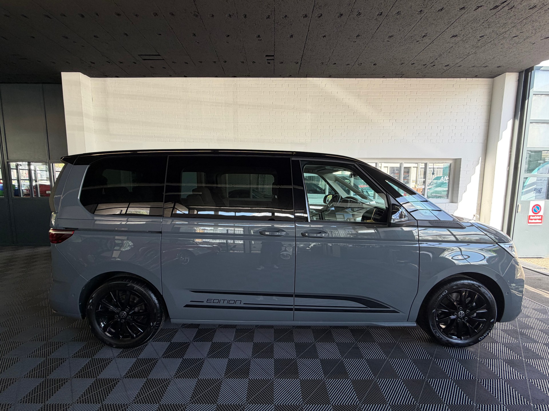 VW Multivan 2.0 TDI * EDITION * Life DSG-showroom-element-1