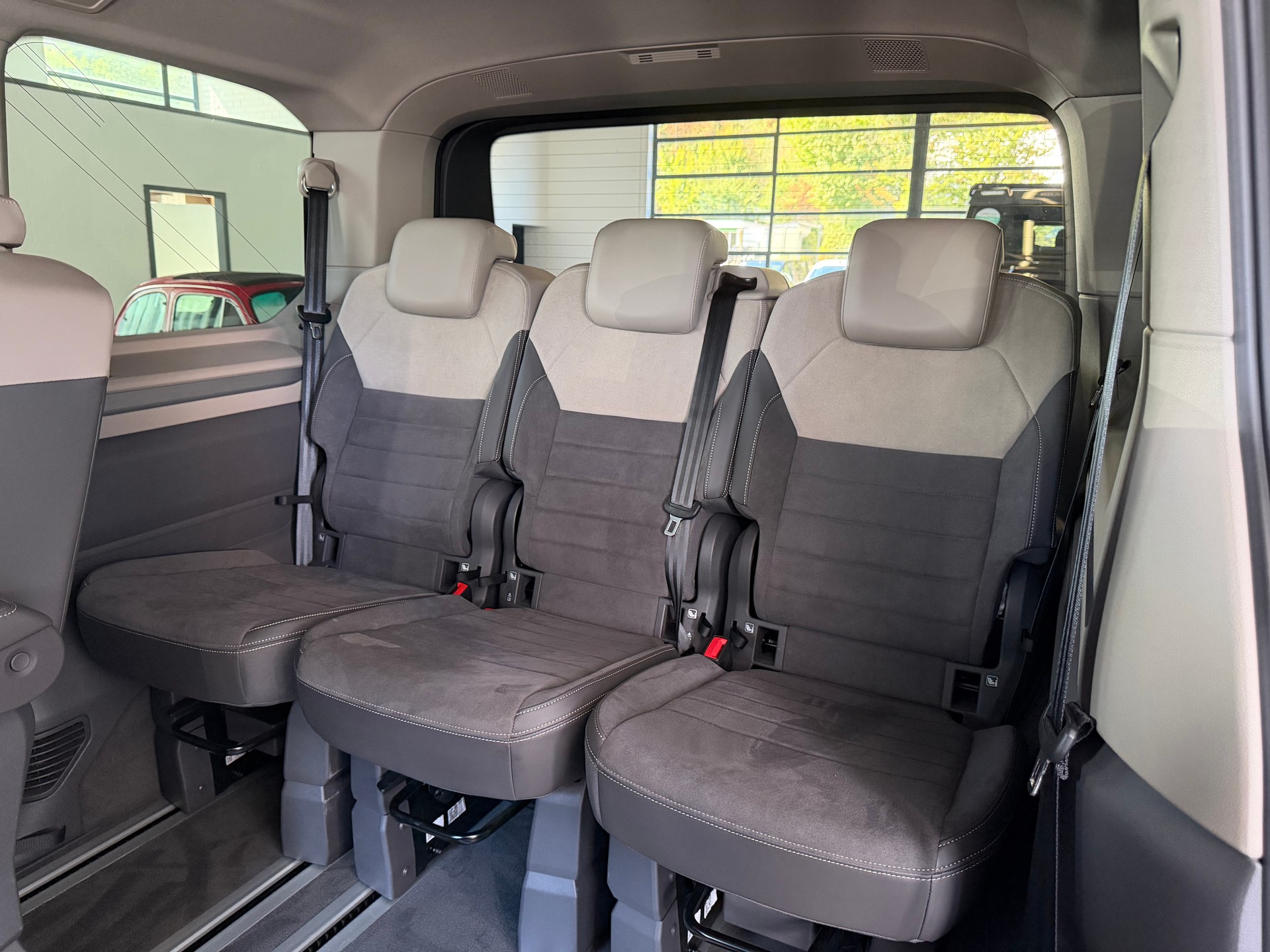 VW Multivan 2.0 TDI * EDITION * Life DSG-image-11