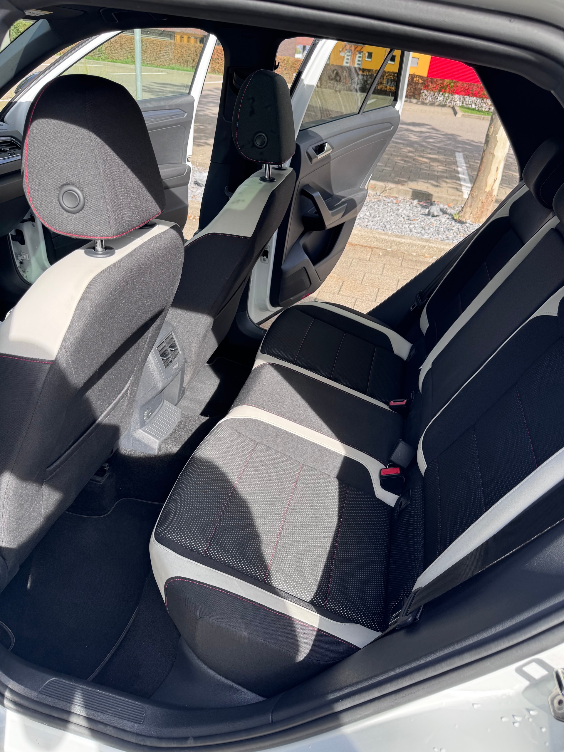 VW 2.0 TSI Sport DSG 4motion-image-5