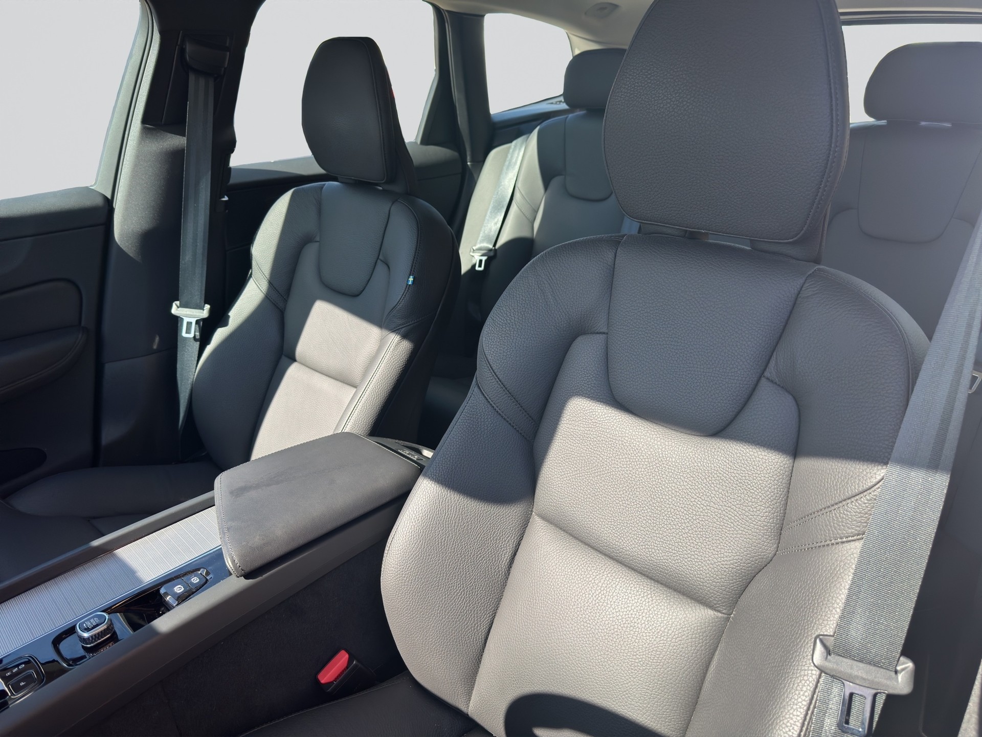 VOLVO XC60 B5 Benzin Mild Hybrid AWD Core Geartronic-image-5