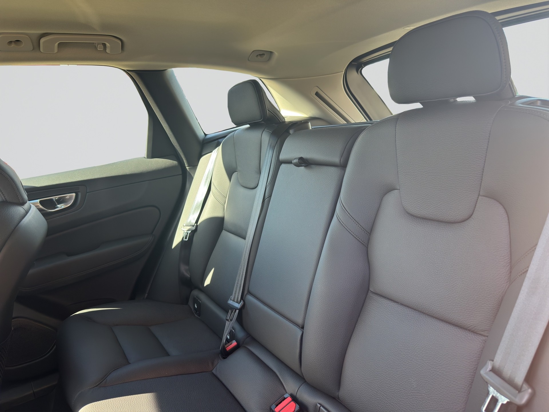 VOLVO XC60 B5 Benzin Mild Hybrid AWD Core Geartronic-image-7
