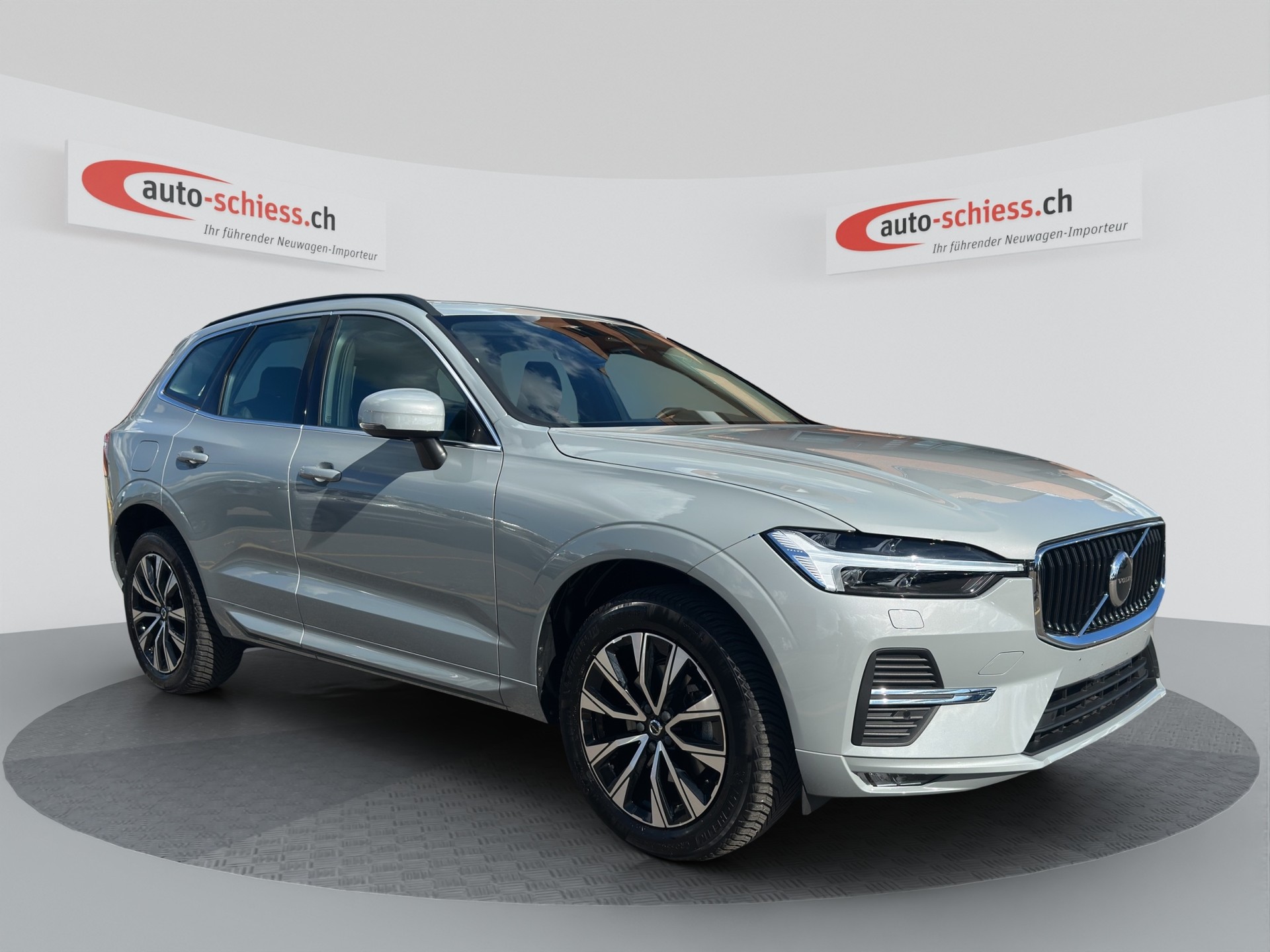 VOLVO XC60 B5 Benzin Mild Hybrid AWD Core Geartronic-image-0