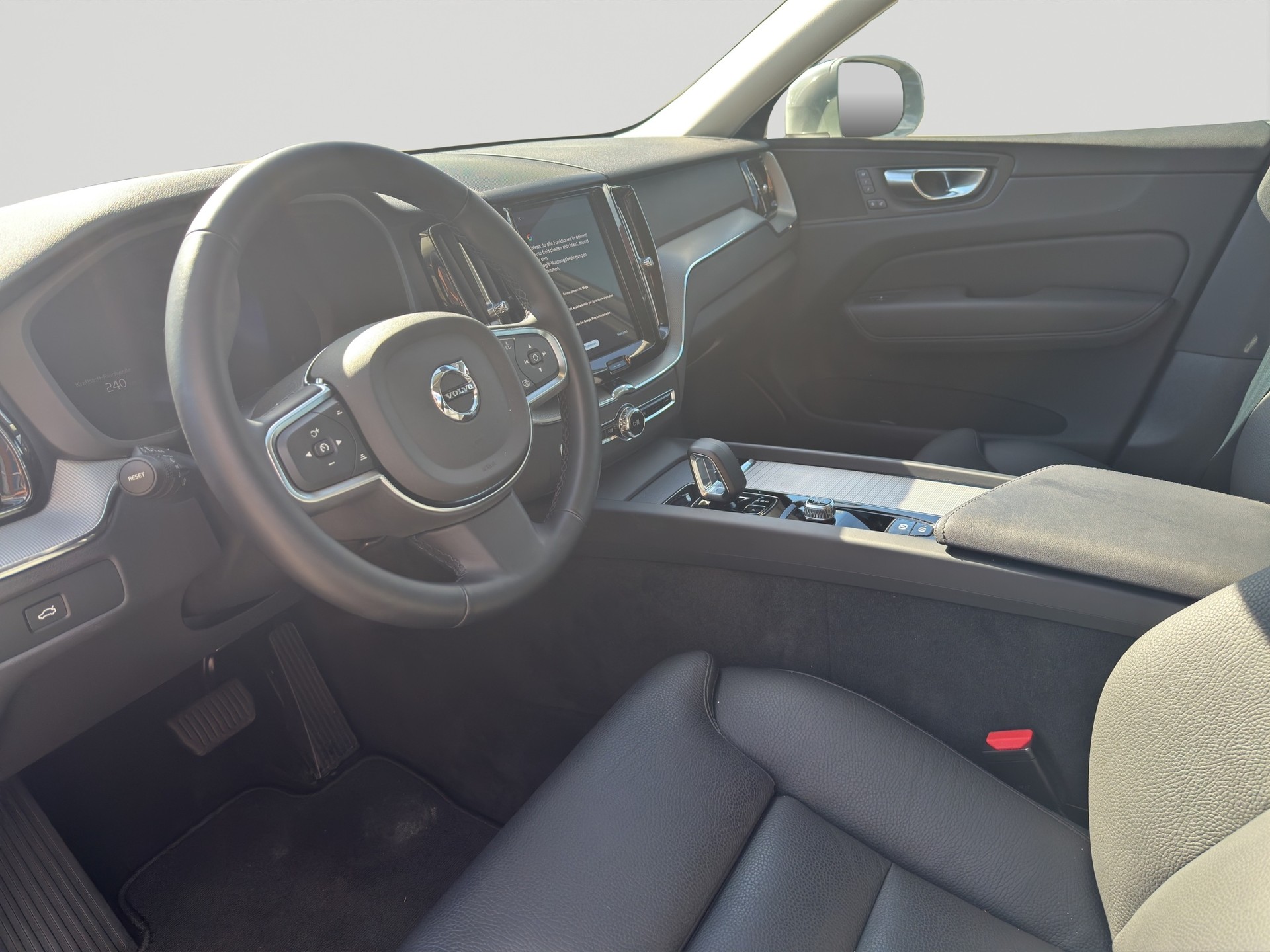 VOLVO XC60 B5 Benzin Mild Hybrid AWD Core Geartronic-image-6