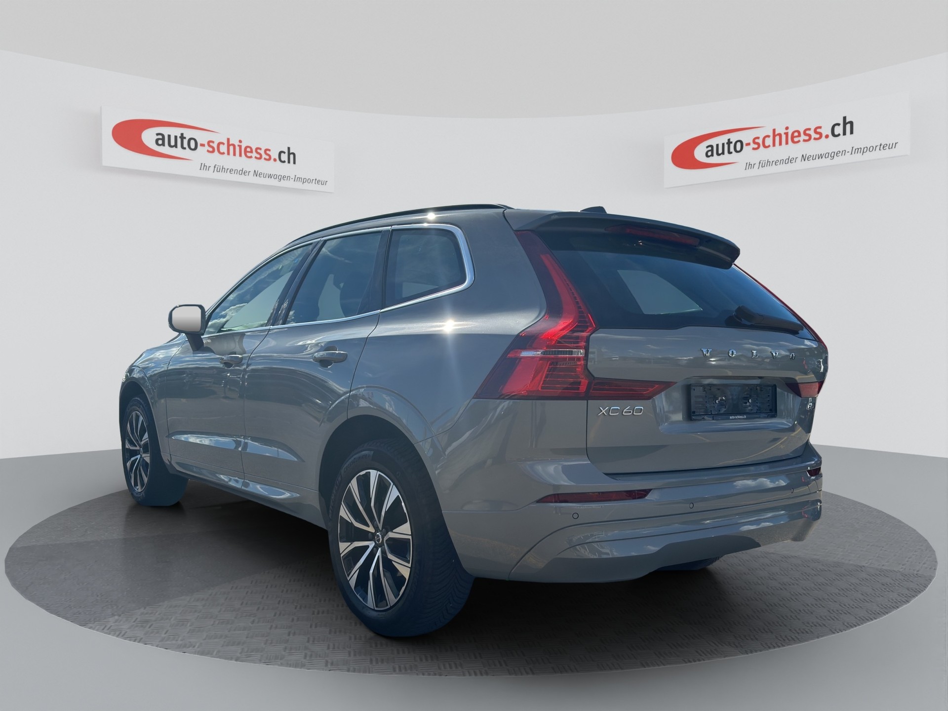 VOLVO XC60 B5 Benzin Mild Hybrid AWD Core Geartronic-image-2