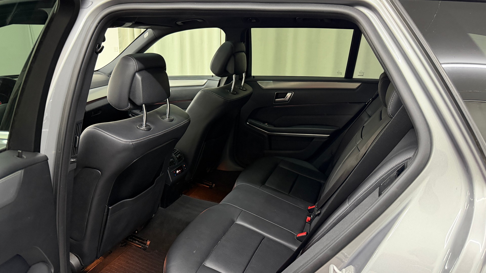 MERCEDES-BENZ E 220 CDI Avantgarde 7G-Tronic-image-7