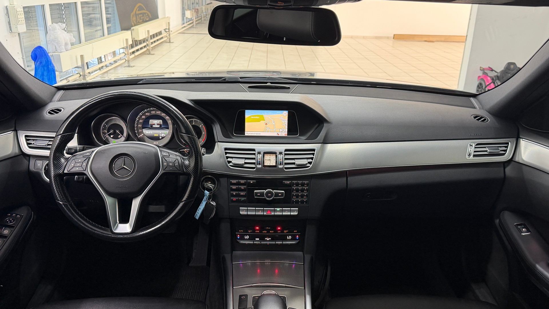 MERCEDES-BENZ E 220 CDI Avantgarde 7G-Tronic-image-8