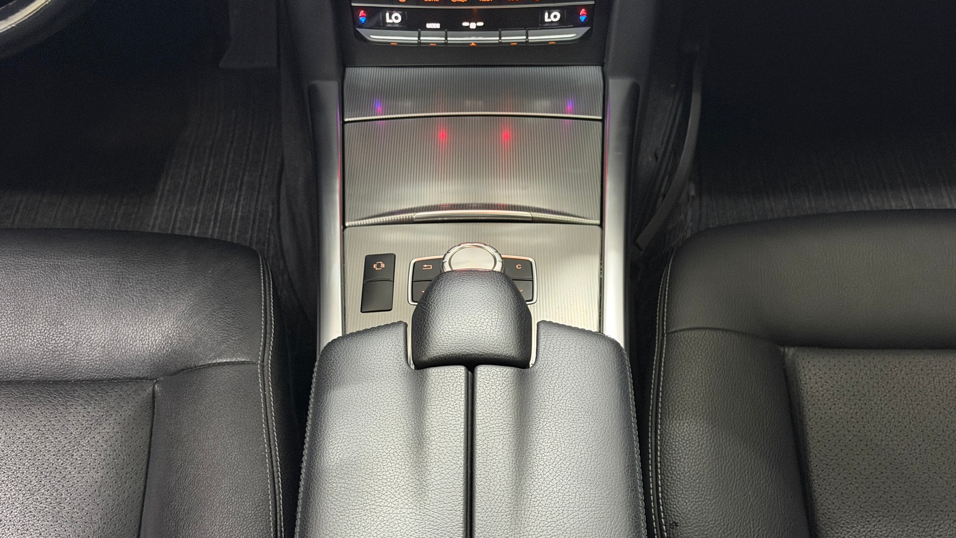MERCEDES-BENZ E 220 CDI Avantgarde 7G-Tronic-image-13