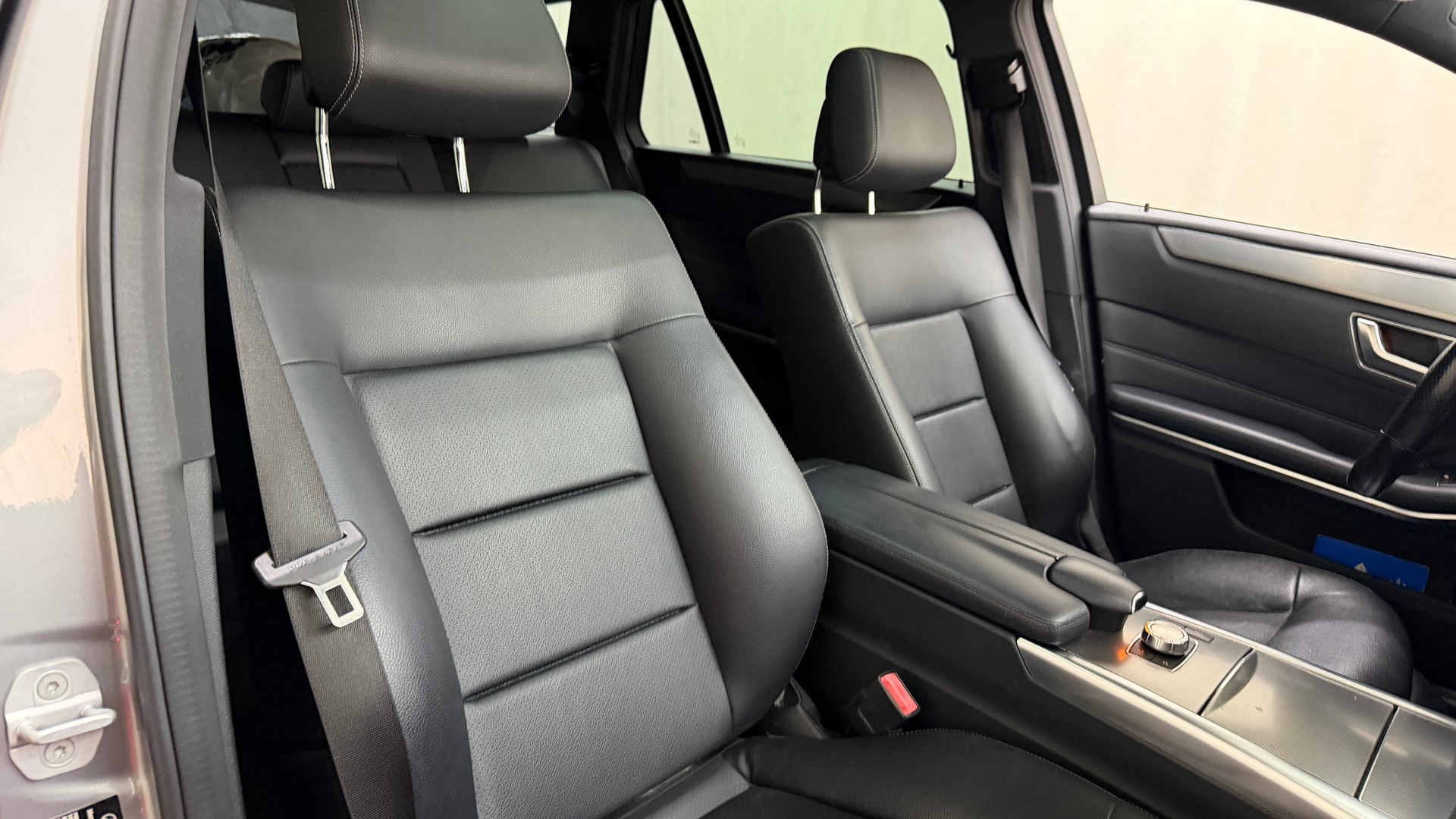 MERCEDES-BENZ E 220 CDI Avantgarde 7G-Tronic-image-15