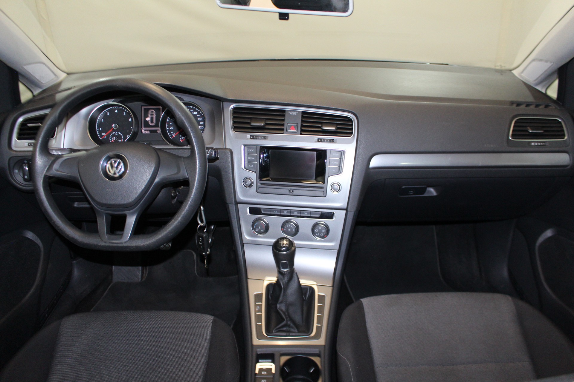 VW Golf VII Variant 1.2 TSI Trendline-image-12