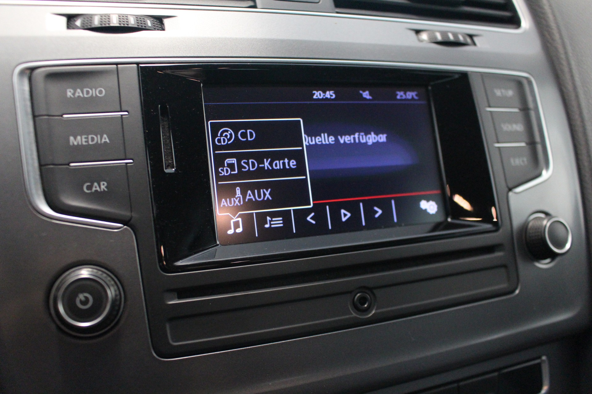VW Golf VII Variant 1.2 TSI Trendline-image-14