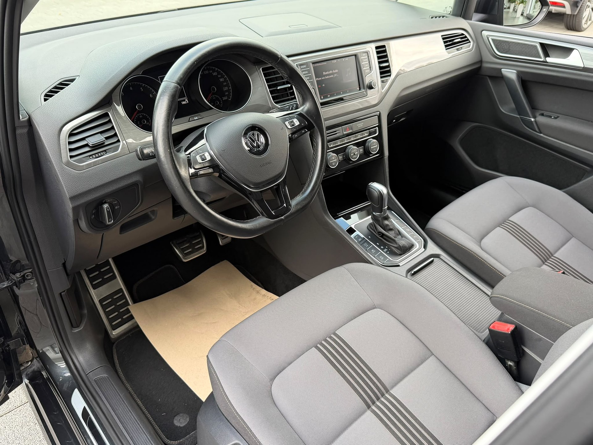 VW Golf Sportsvan 1.4 TSI Comfortline DSG-image-13
