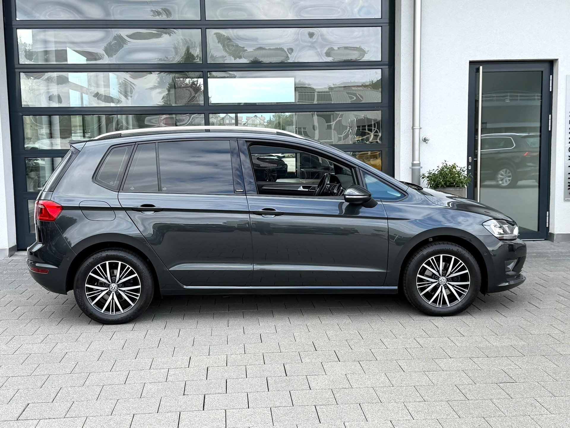 VW Golf Sportsvan 1.4 TSI Comfortline DSG-image-3