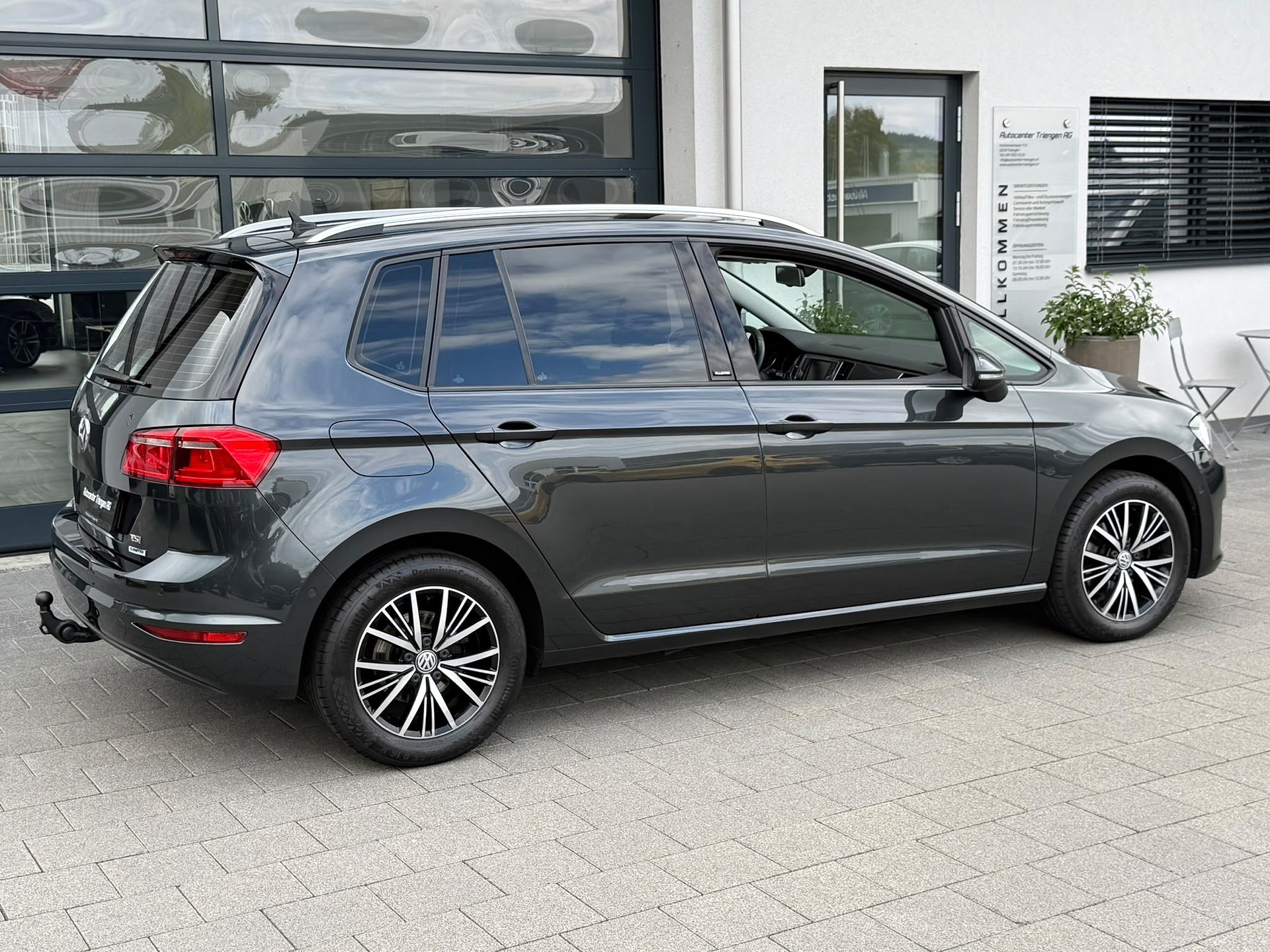 VW Golf Sportsvan 1.4 TSI Comfortline DSG-image-12