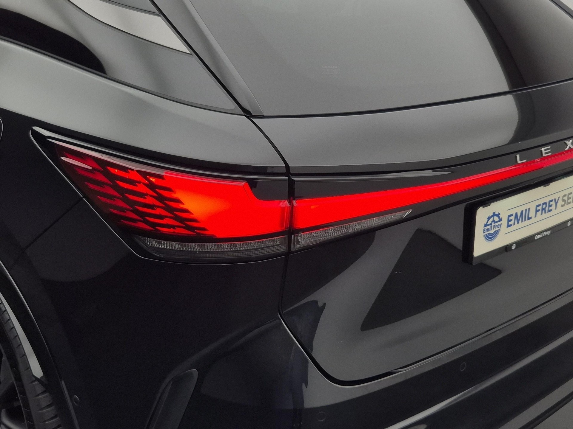 LEXUS RX 500h F-Sport-image-19