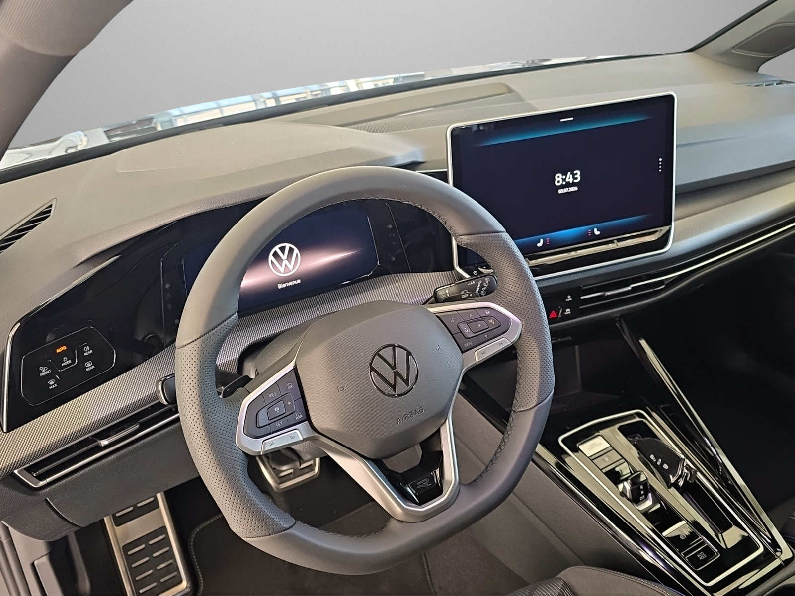 VW VW Golf R-Line-image-7