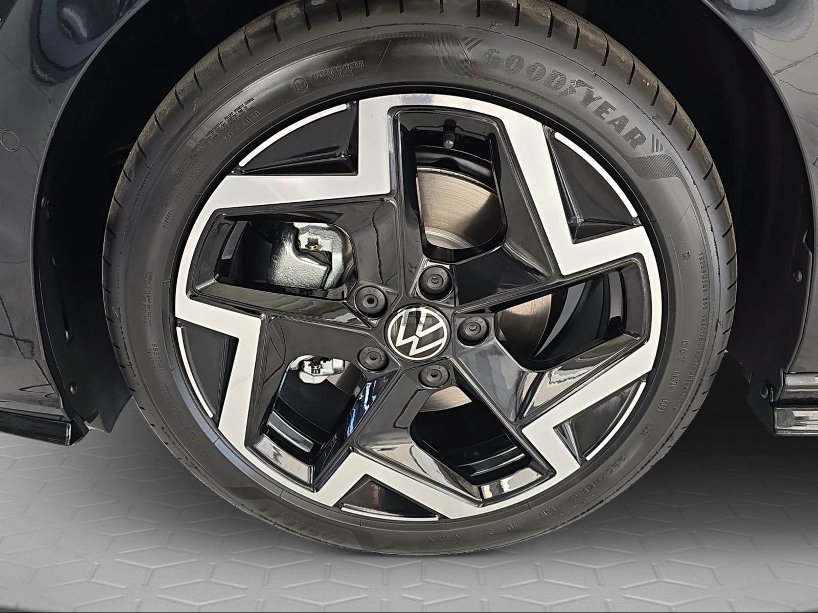 VW VW Golf R-Line-image-5