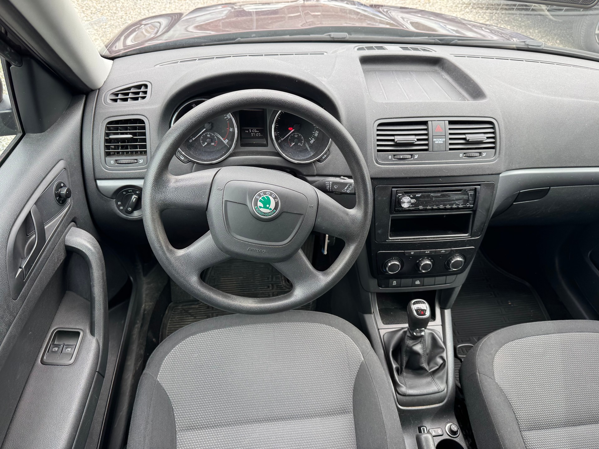 SKODA Yeti 1.8 TSI Active 4x4-image-13