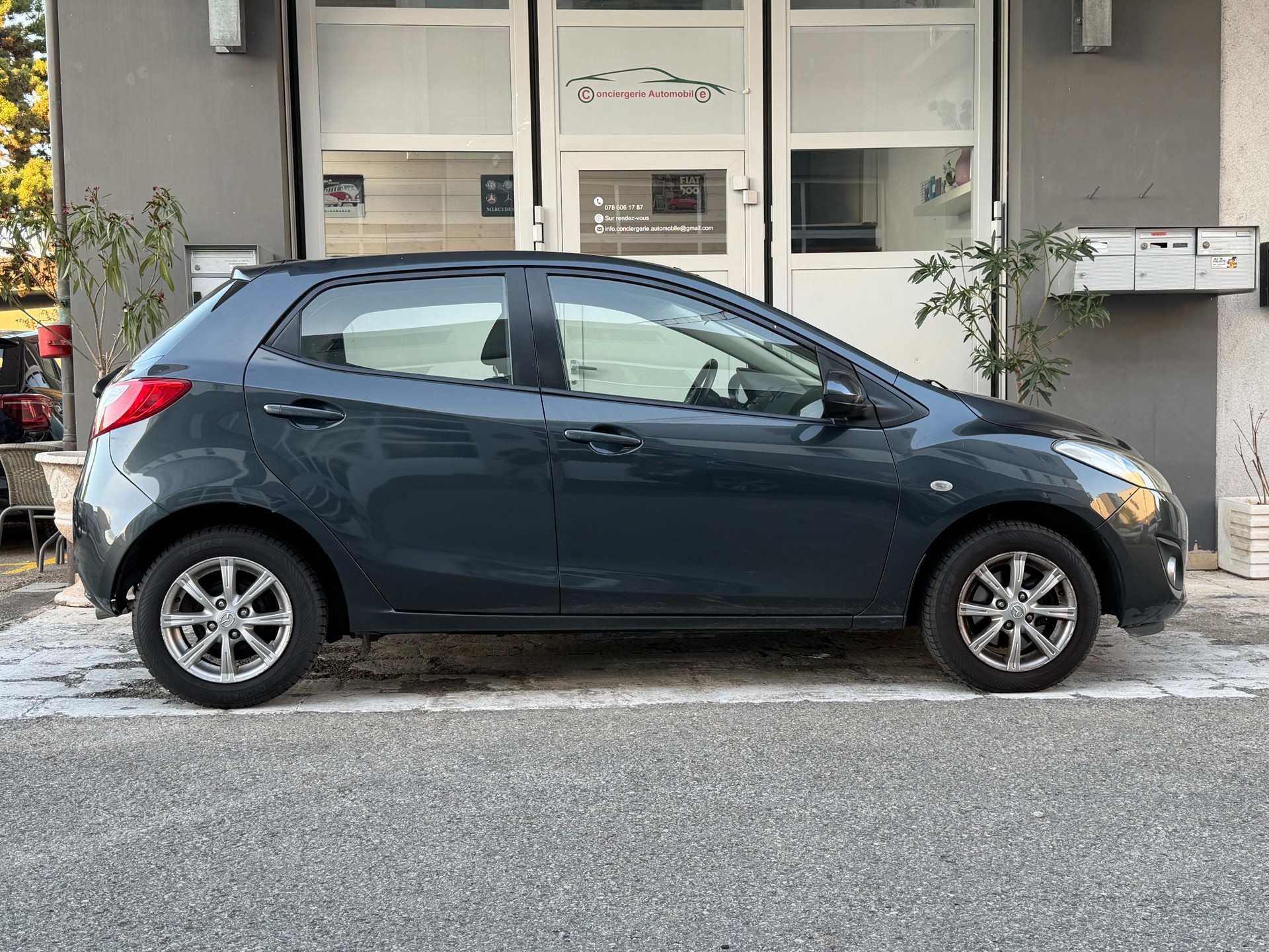 MAZDA 2 1.5i 16V Exclusive Automatic-image-2