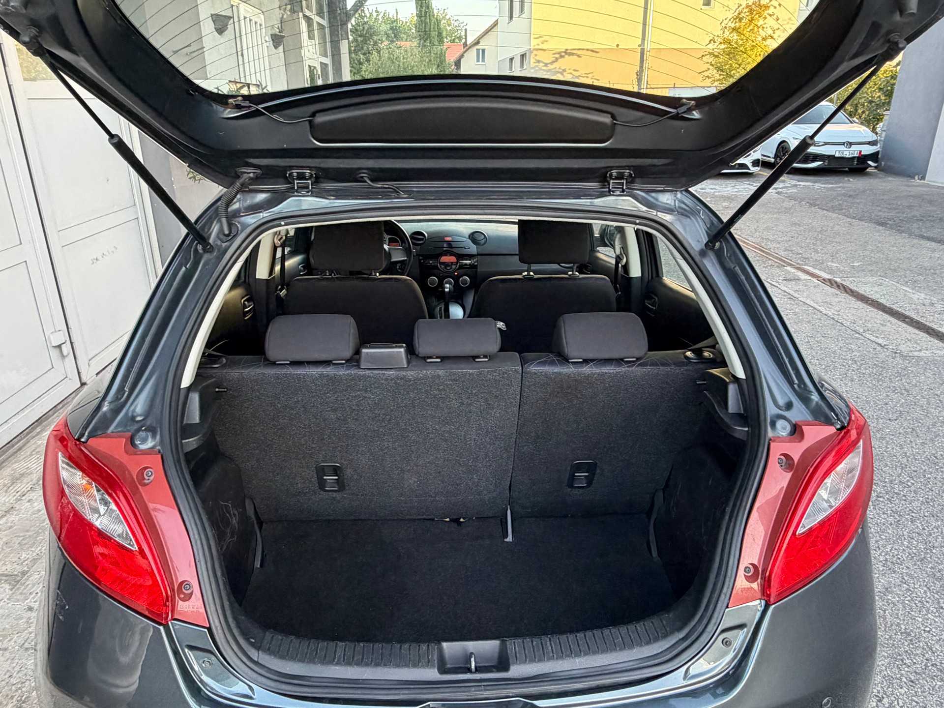 MAZDA 2 1.5i 16V Exclusive Automatic-image-6