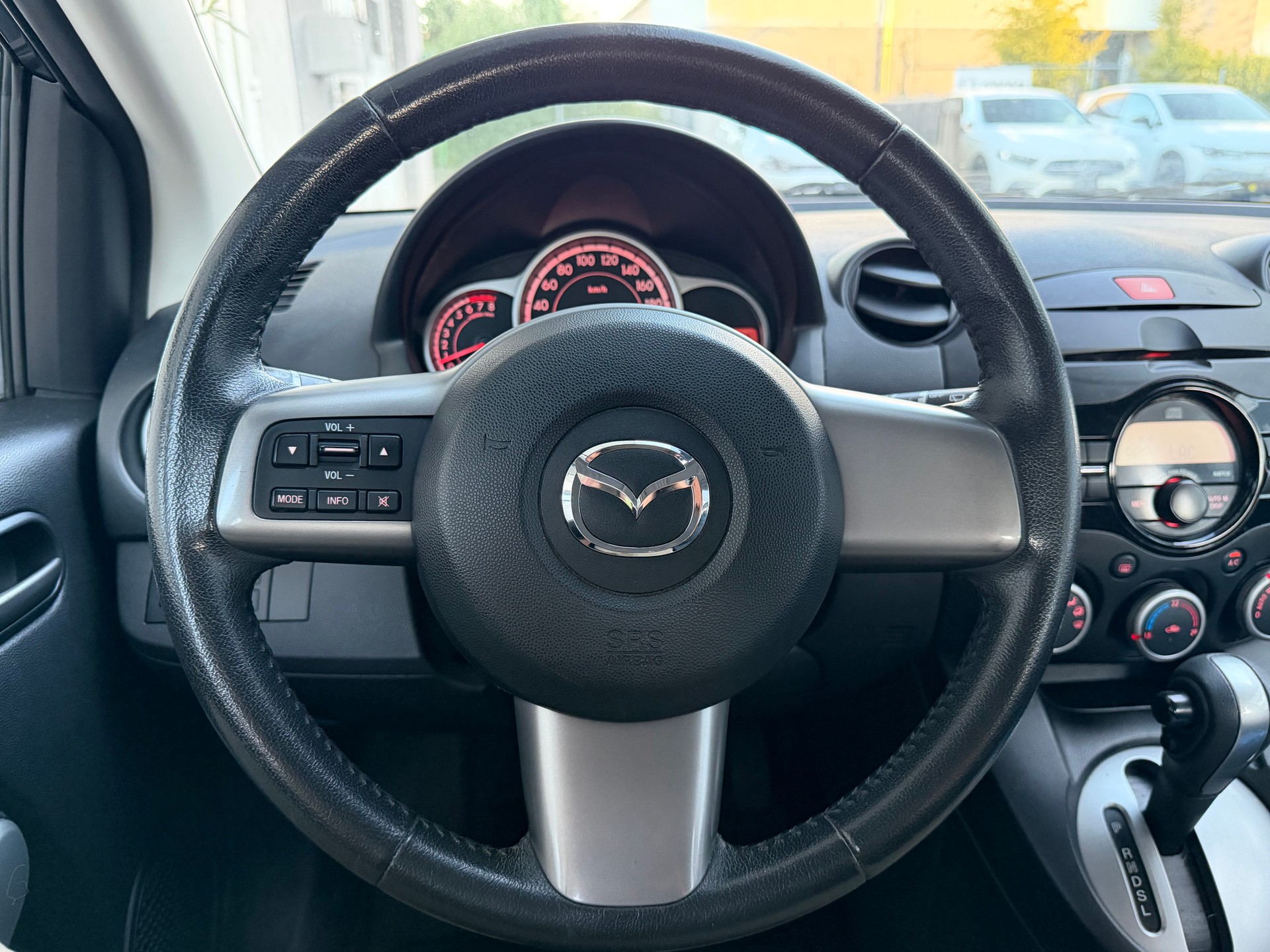 MAZDA 2 1.5i 16V Exclusive Automatic-image-13