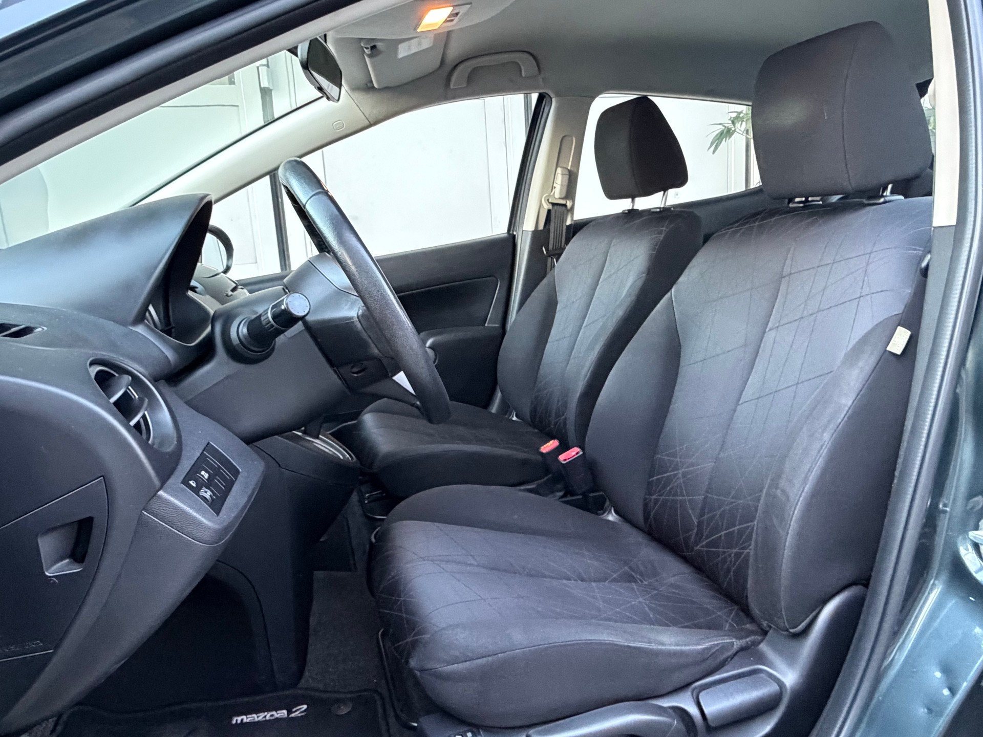MAZDA 2 1.5i 16V Exclusive Automatic-image-8